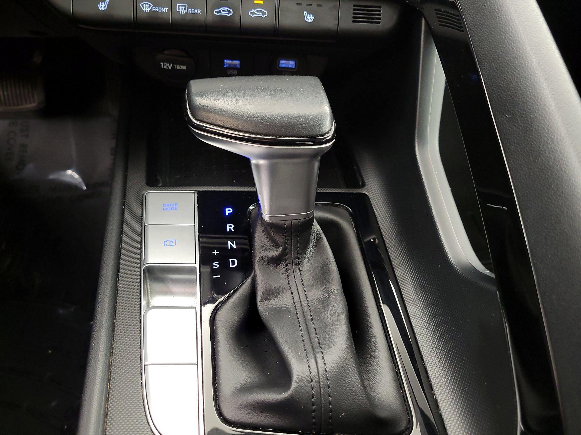 Thumbnail: 2021 Hyundai Elantra - 17