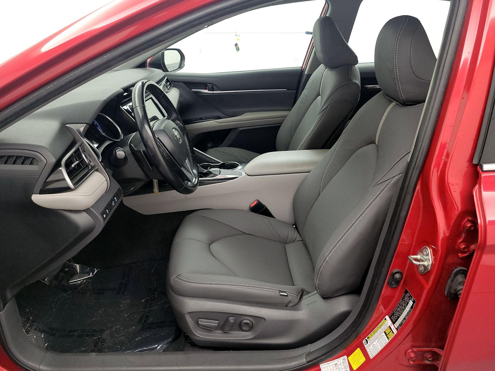 Thumbnail: 2020 Toyota Camry - 11