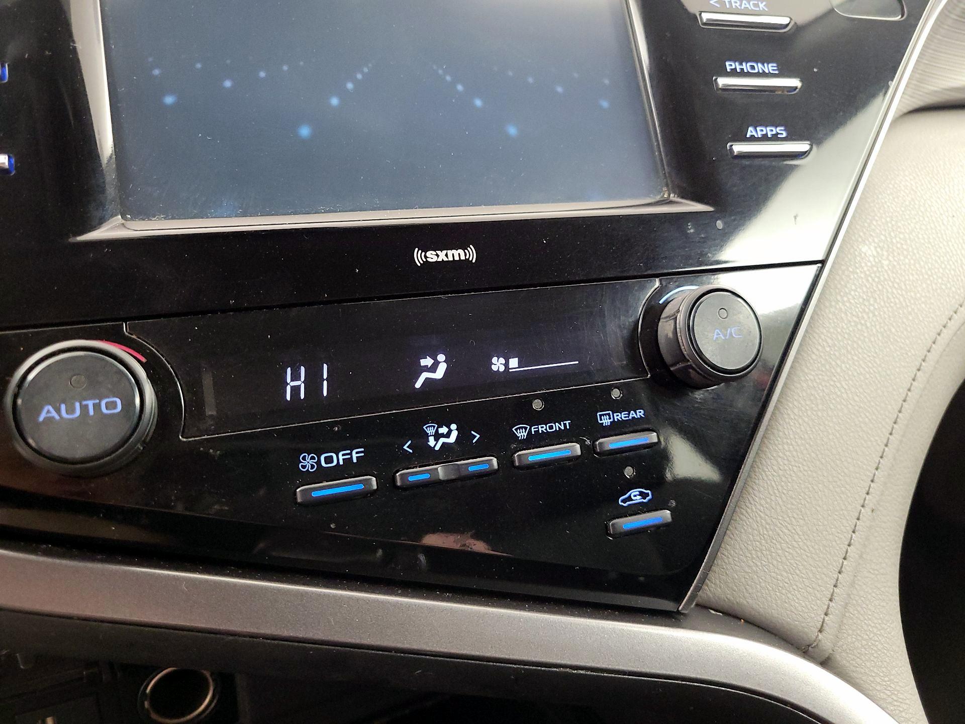 Thumbnail: 2020 Toyota Camry - 16