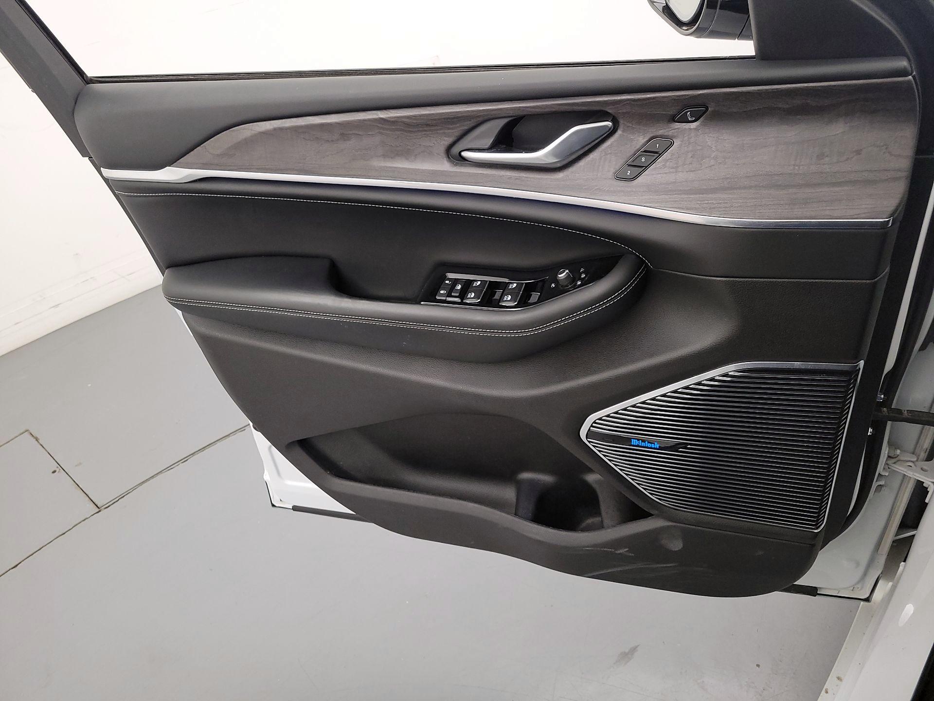 Thumbnail: 2022 Jeep Grand Cherokee - 12