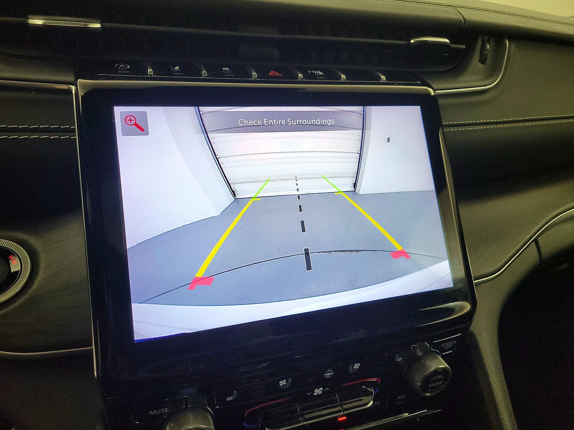 Thumbnail: 2022 Jeep Grand Cherokee - 15