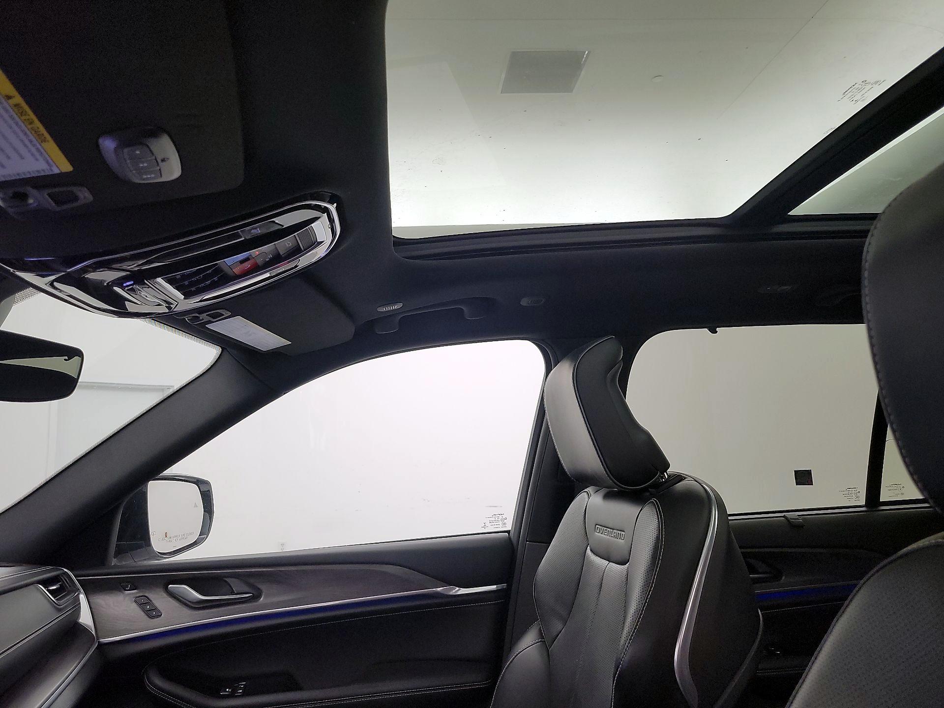 Thumbnail: 2022 Jeep Grand Cherokee - 20