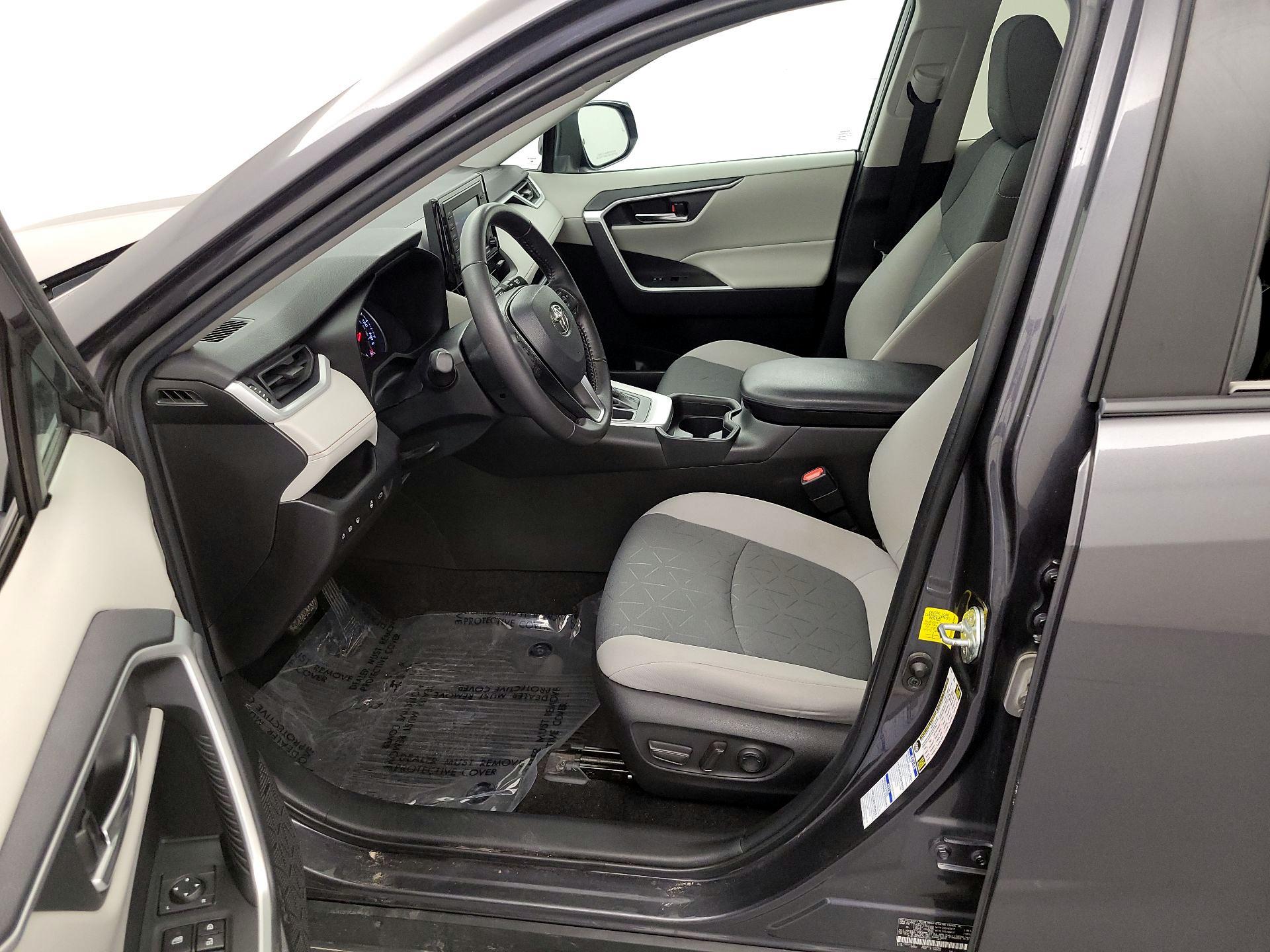 Thumbnail: 2021 Toyota RAV4 - 11