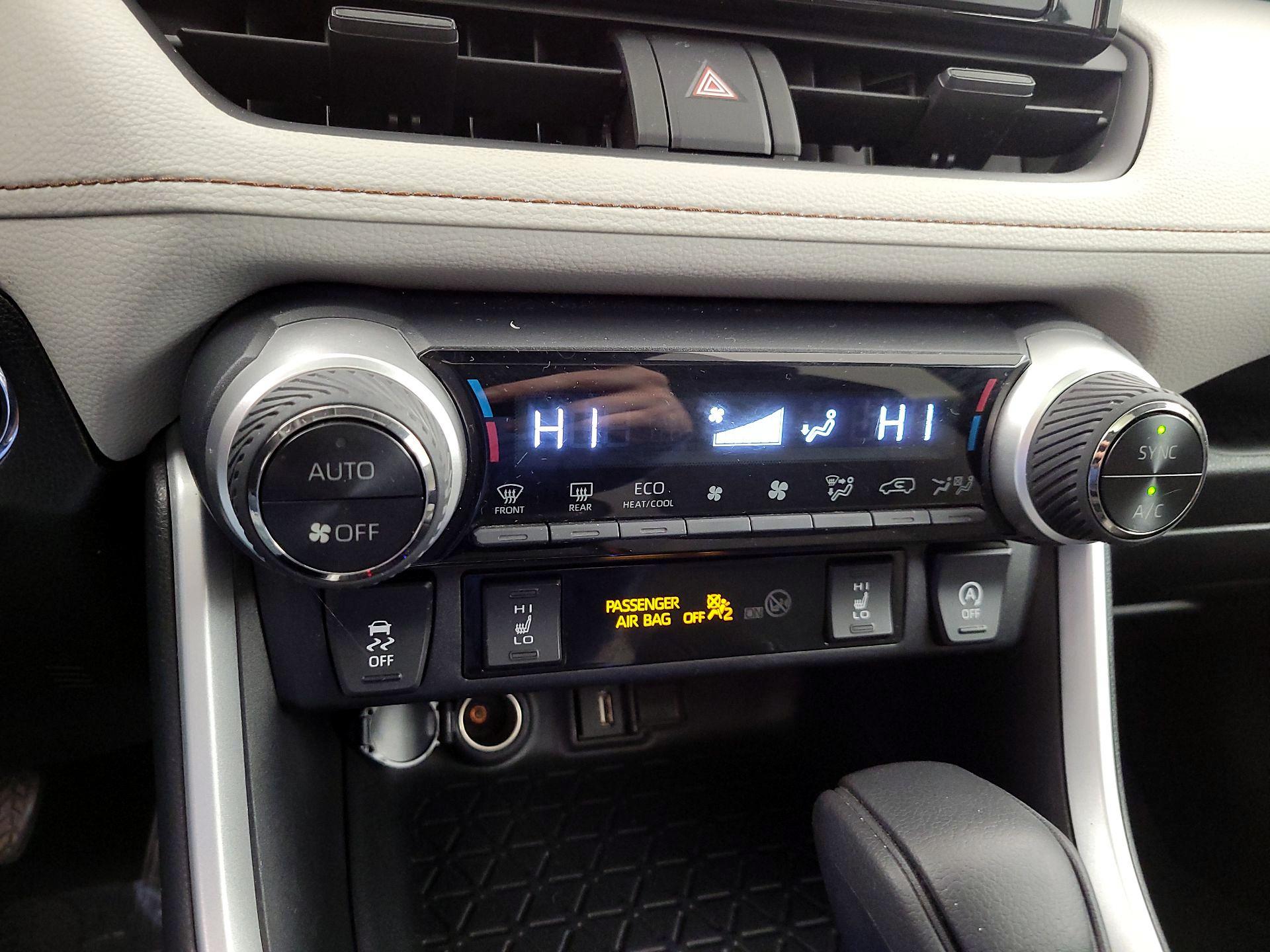 Thumbnail: 2021 Toyota RAV4 - 16