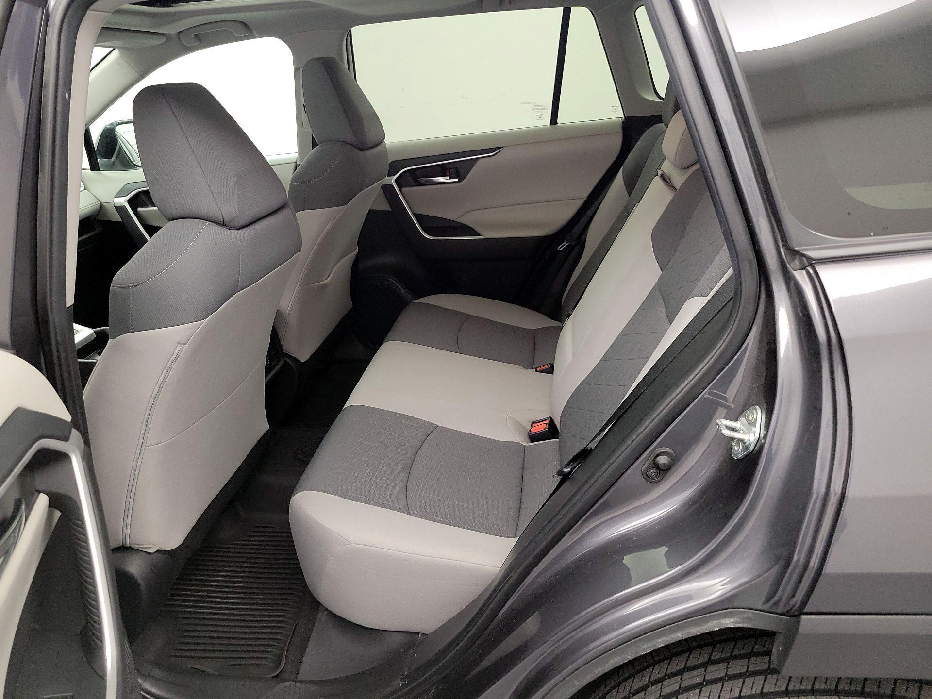 Thumbnail: 2021 Toyota RAV4 - 20