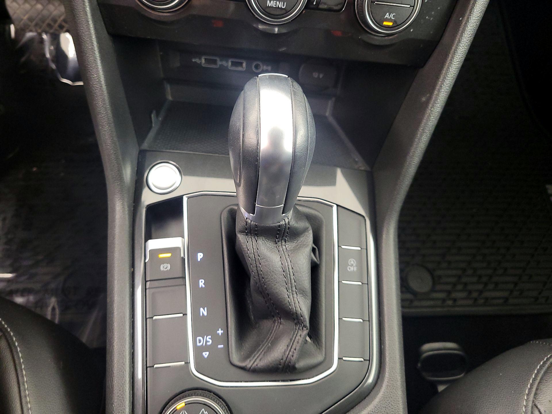 Thumbnail: 2019 Volkswagen Tiguan - 17