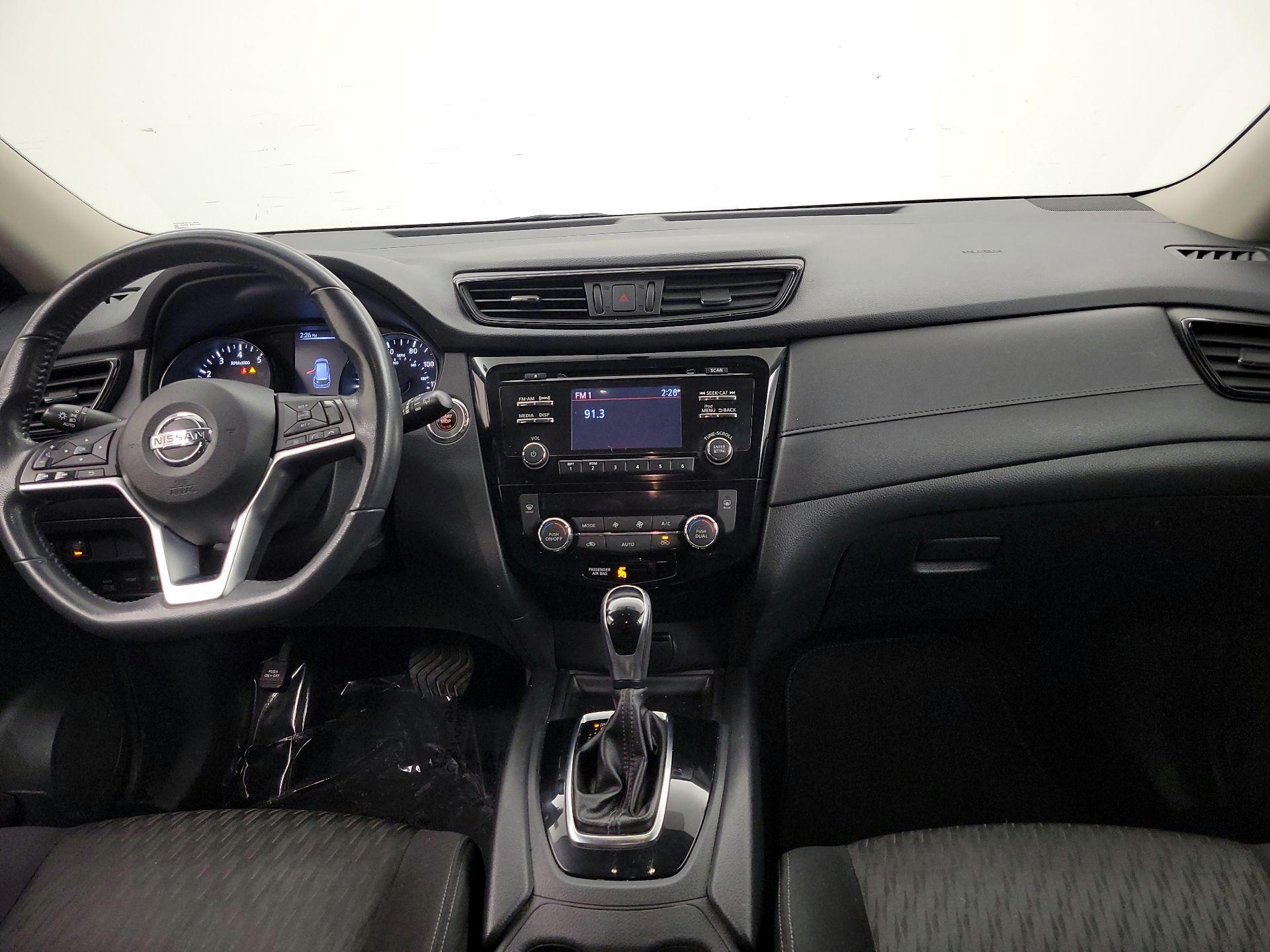 Thumbnail: 2017 Nissan Rogue - 9