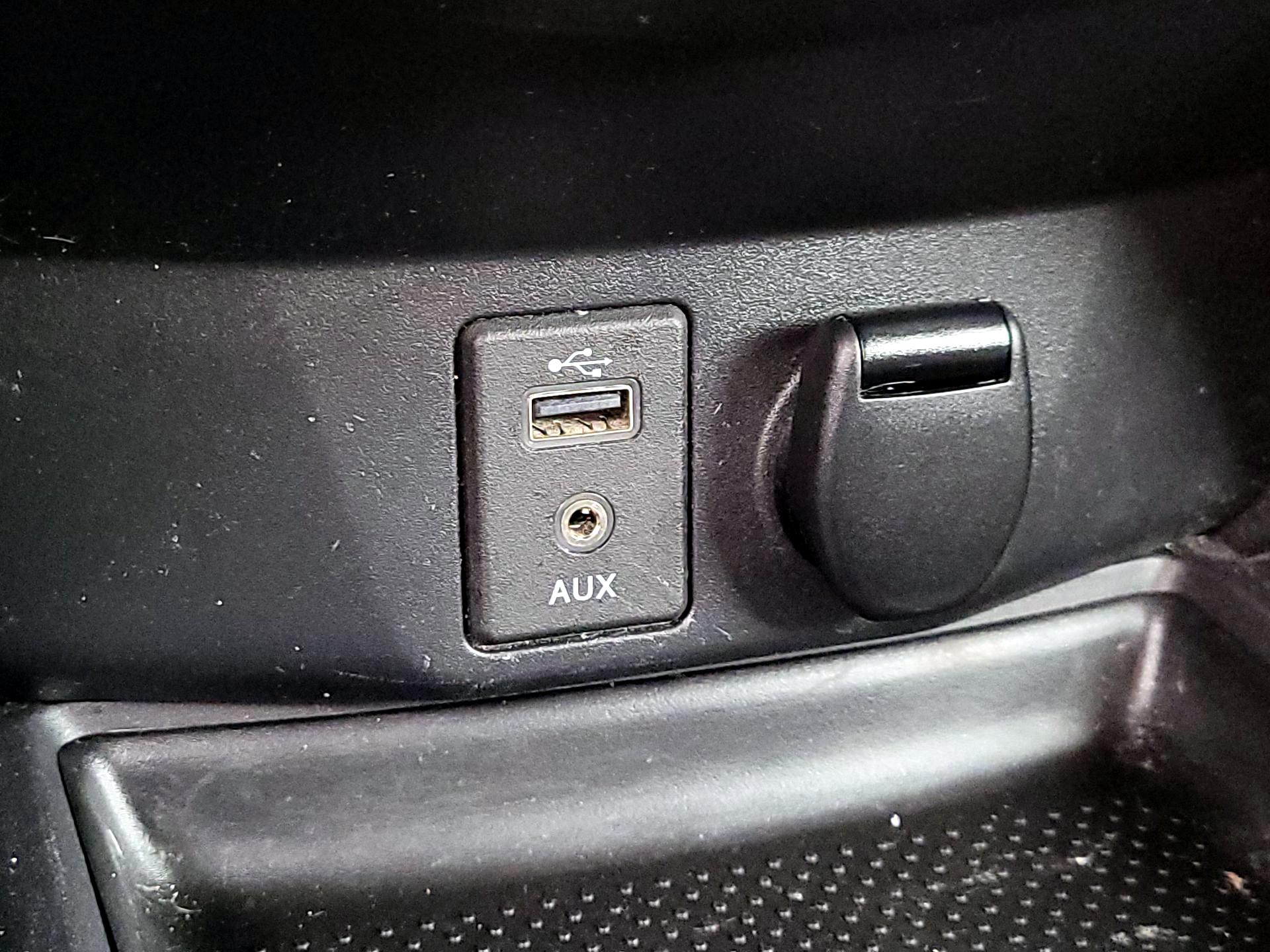 Thumbnail: 2017 Nissan Rogue - 18