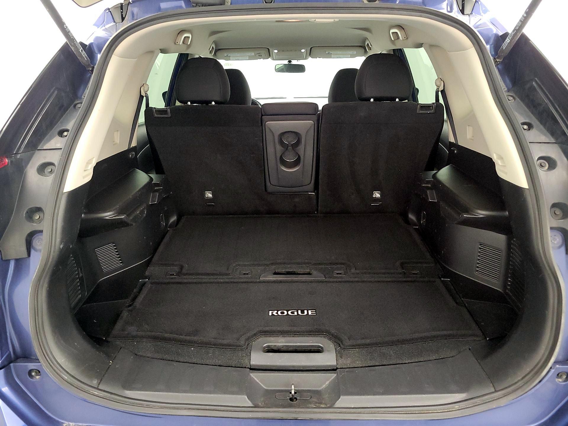 Thumbnail: 2017 Nissan Rogue - 20