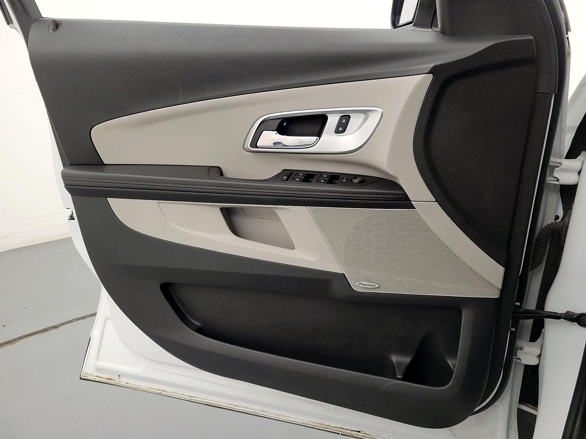 Thumbnail: 2017 Chevrolet Equinox - 12