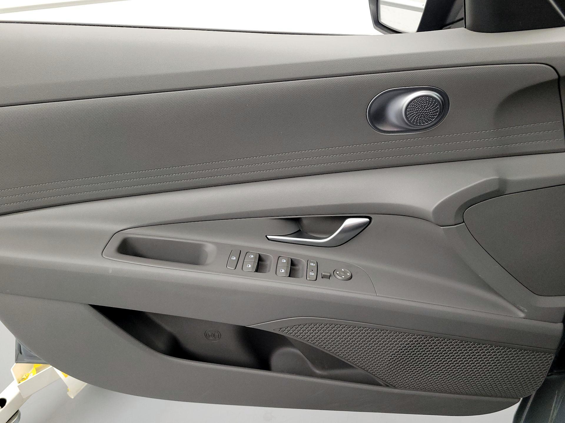 Thumbnail: 2021 Hyundai Elantra - 12