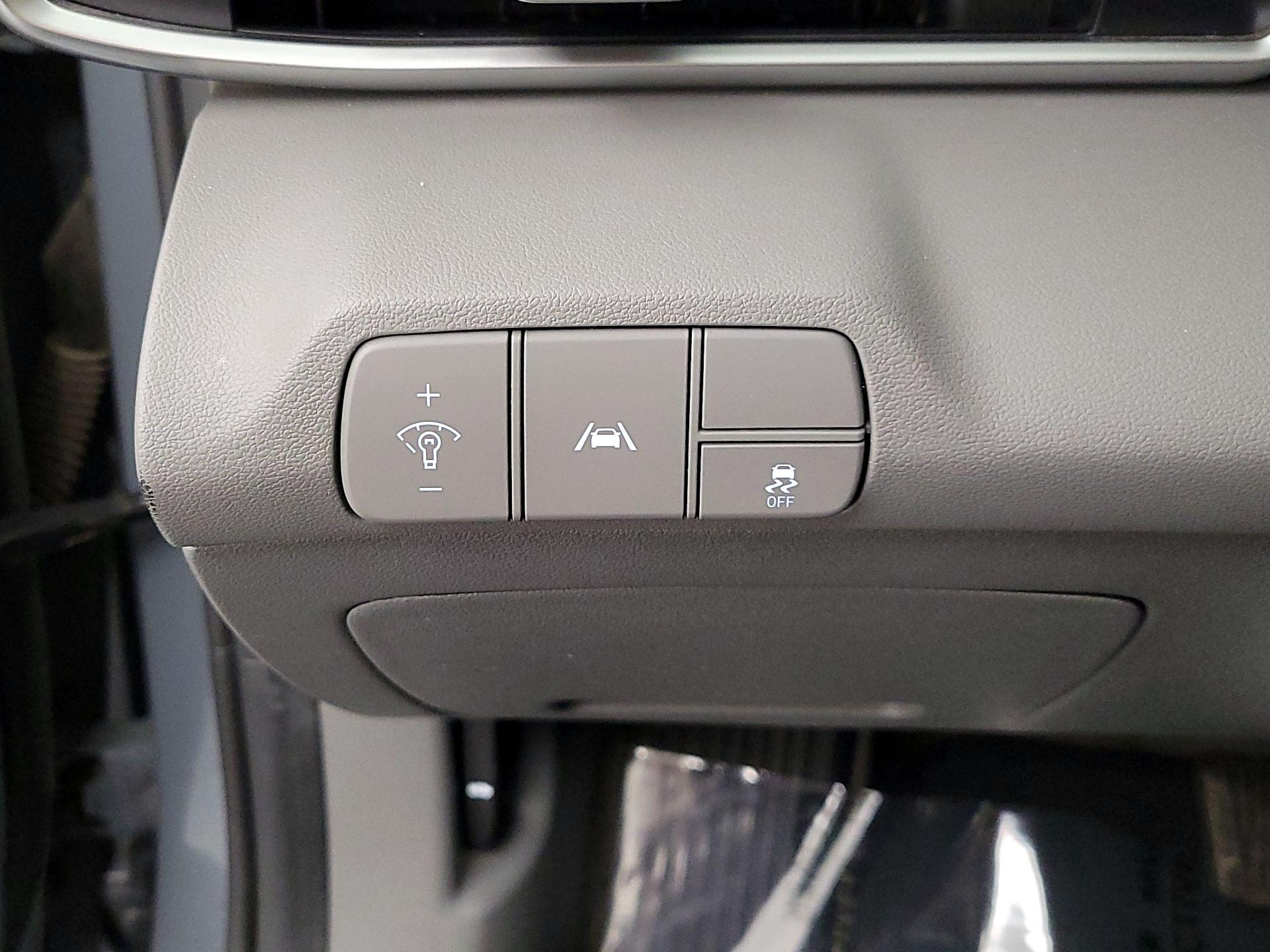 Thumbnail: 2021 Hyundai Elantra - 13