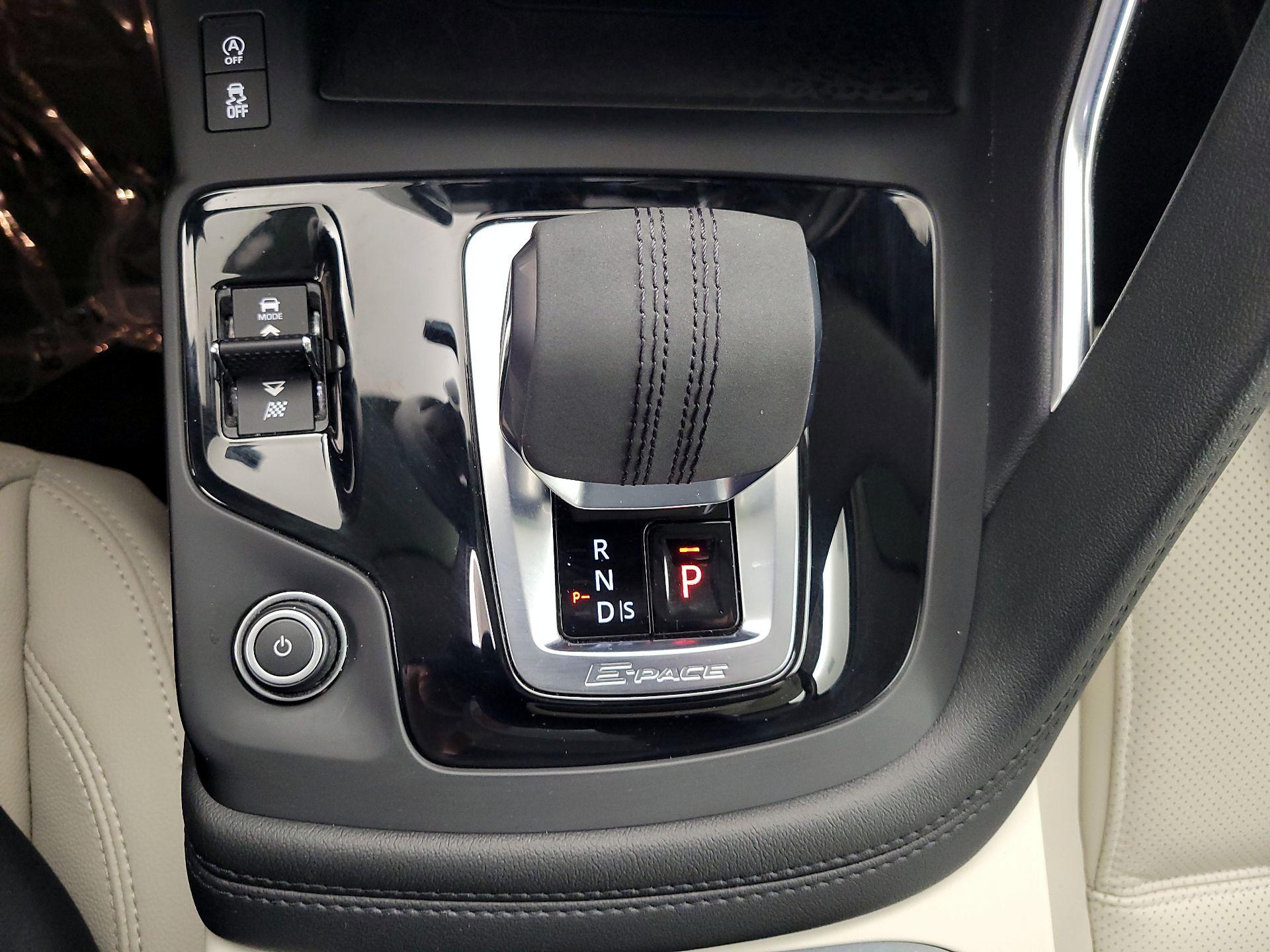 Thumbnail: 2022 Jaguar E-Pace - 18