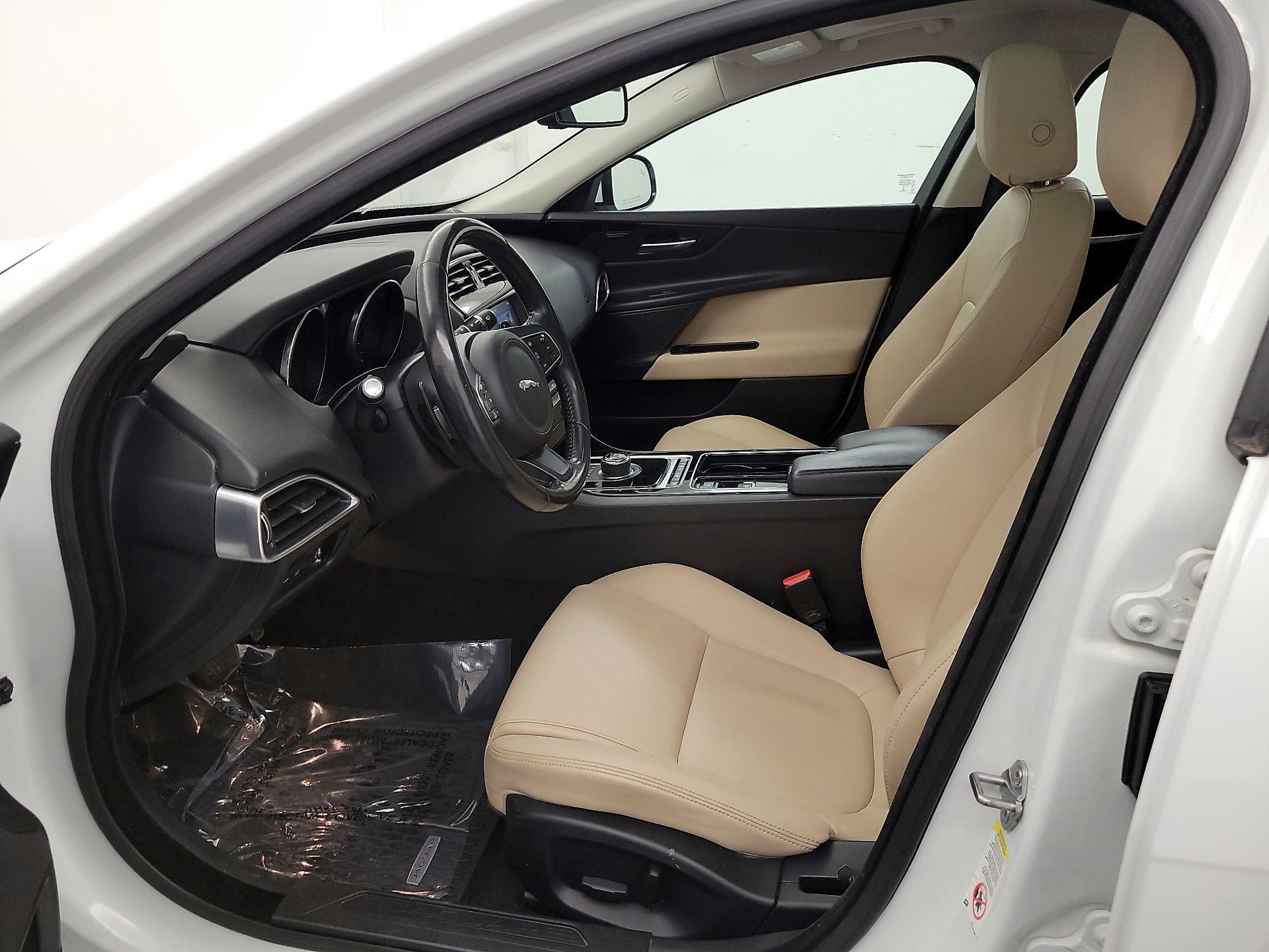 Thumbnail: 2018 Jaguar XE - 11