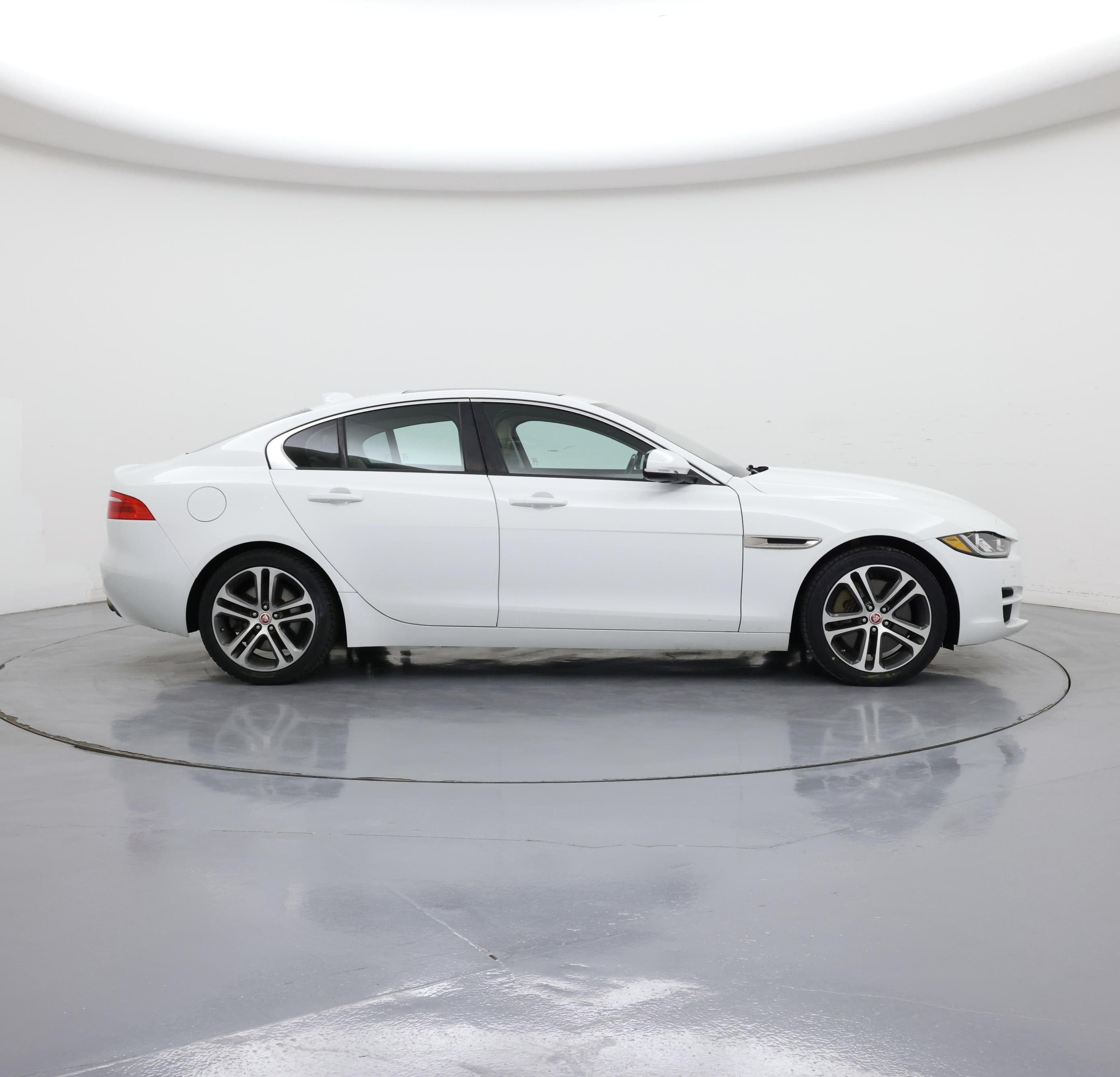 Thumbnail: 2018 Jaguar XE - 7