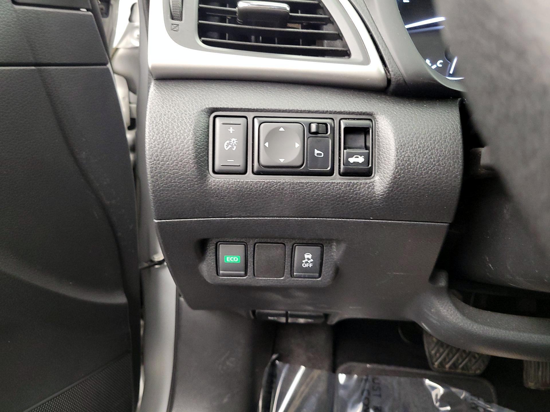 Thumbnail: 2019 Nissan Sentra - 13