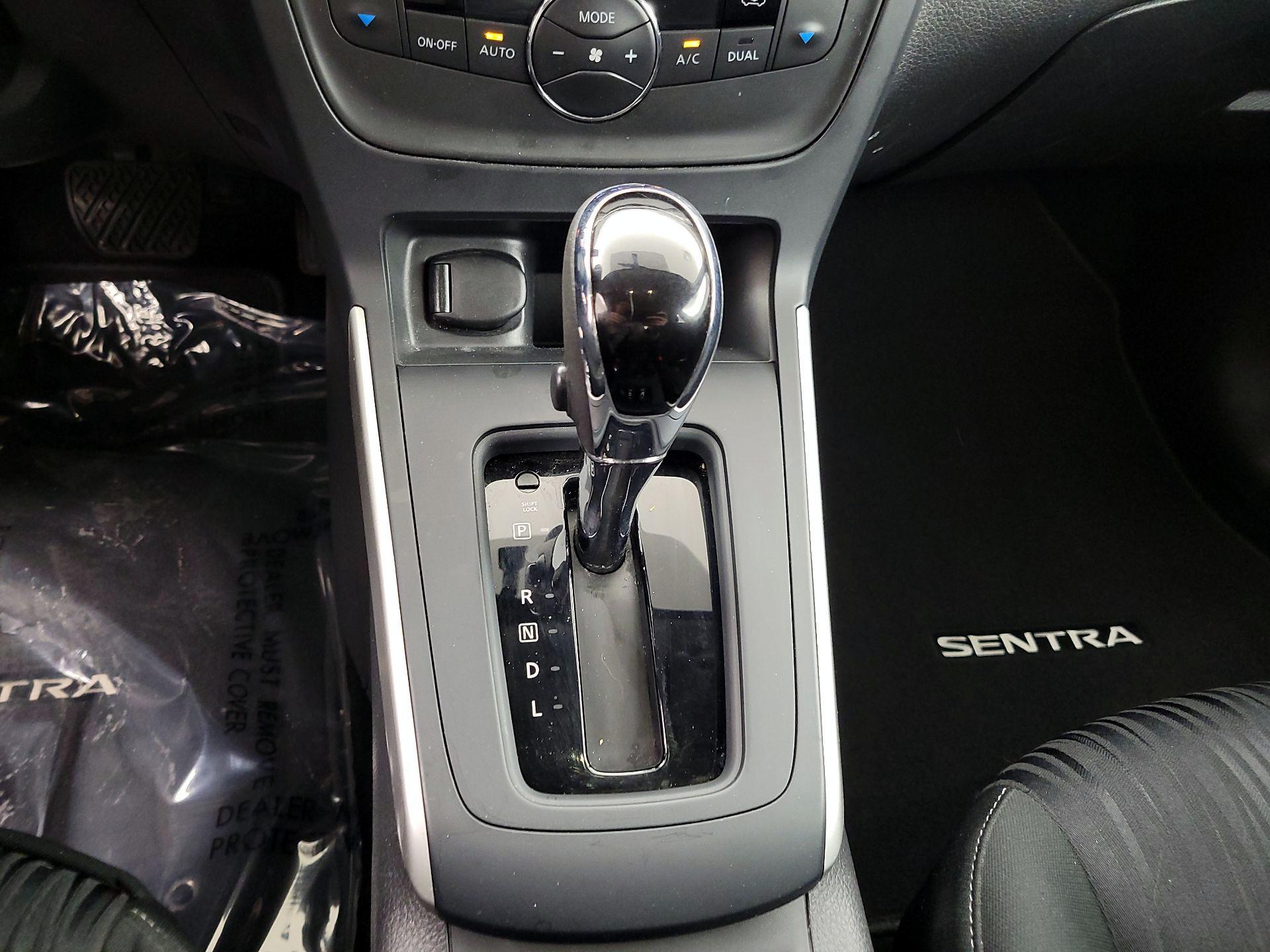 Thumbnail: 2019 Nissan Sentra - 17