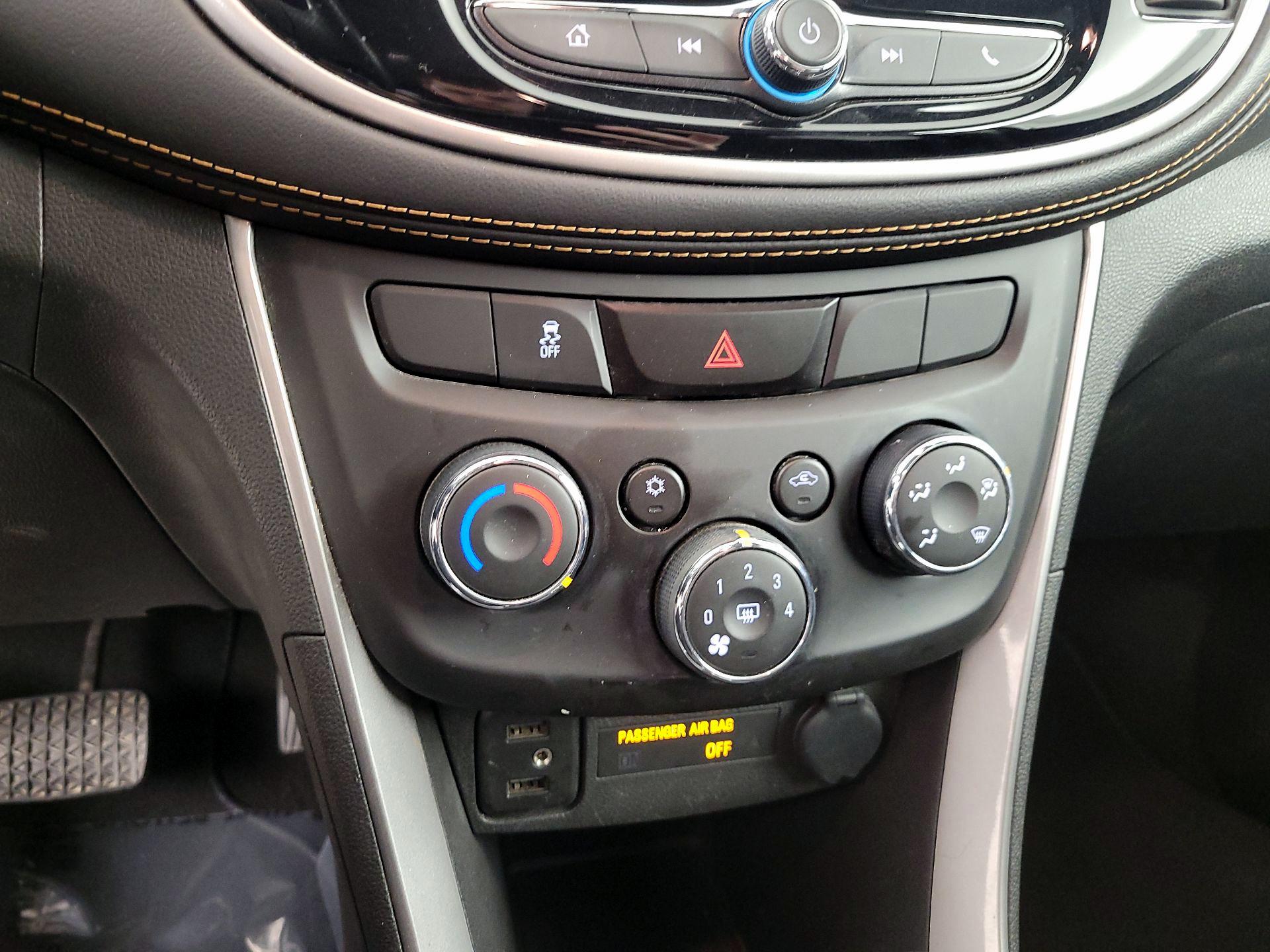 Thumbnail: 2020 Chevrolet Trax - 16