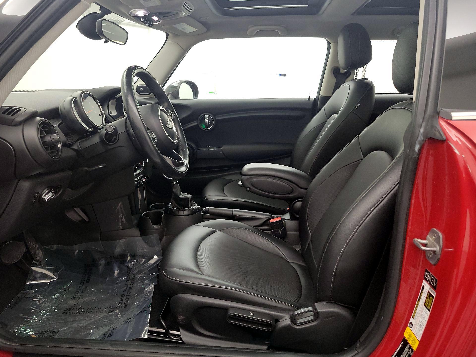 Thumbnail: 2015 MINI Cooper Hardtop - 11