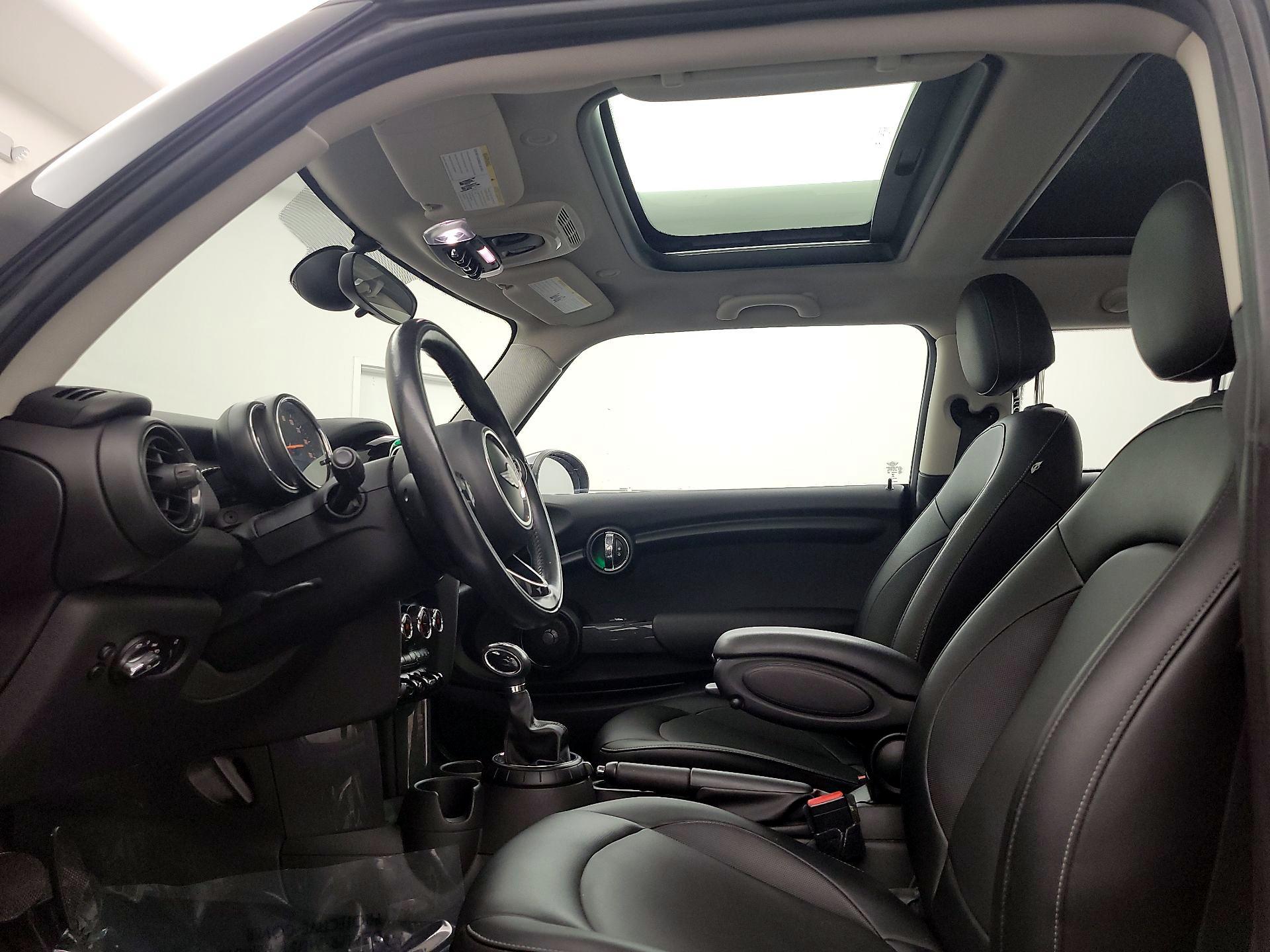 Thumbnail: 2015 MINI Cooper Hardtop - 18