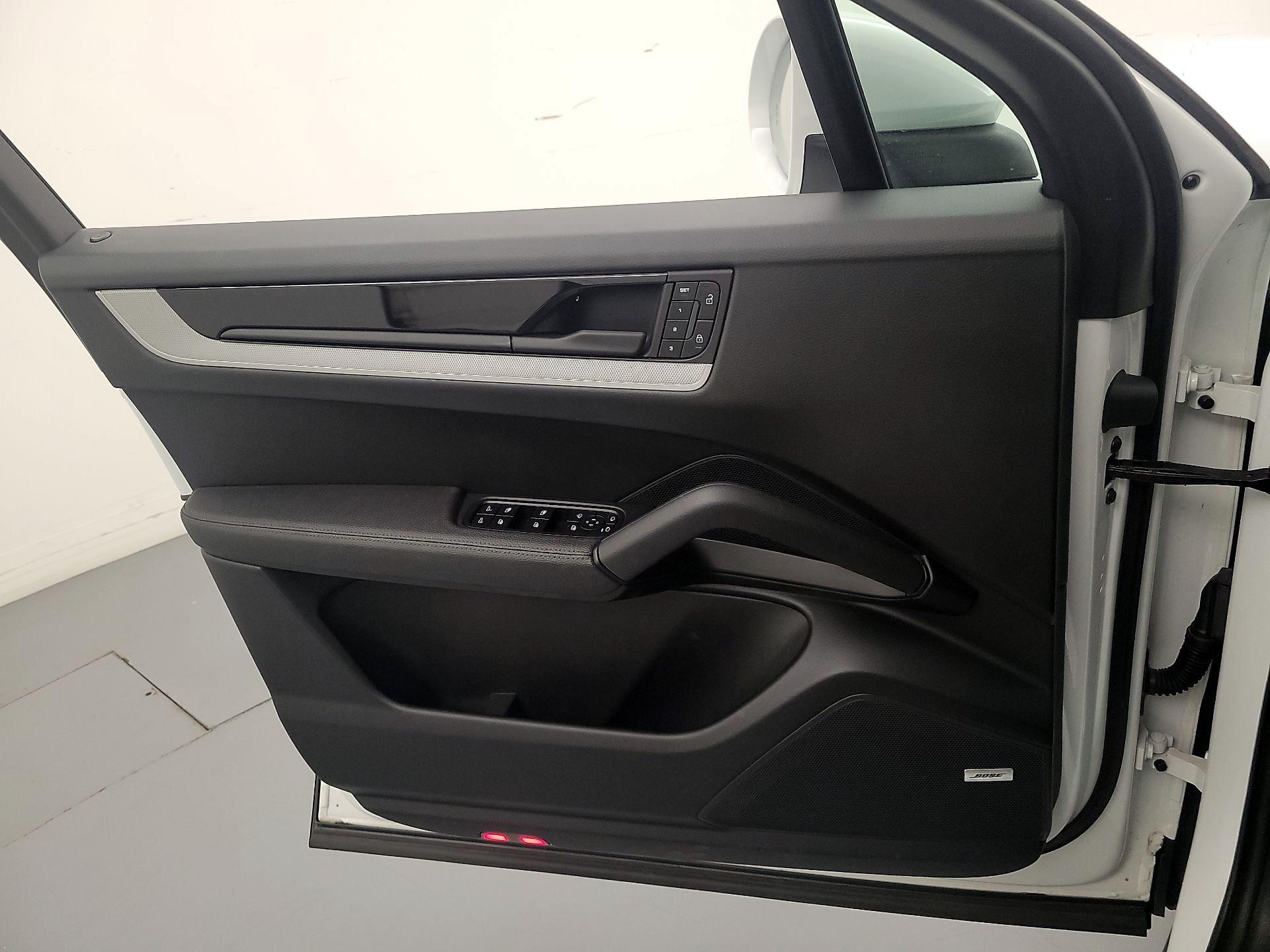 Thumbnail: 2024 Porsche Cayenne - 12