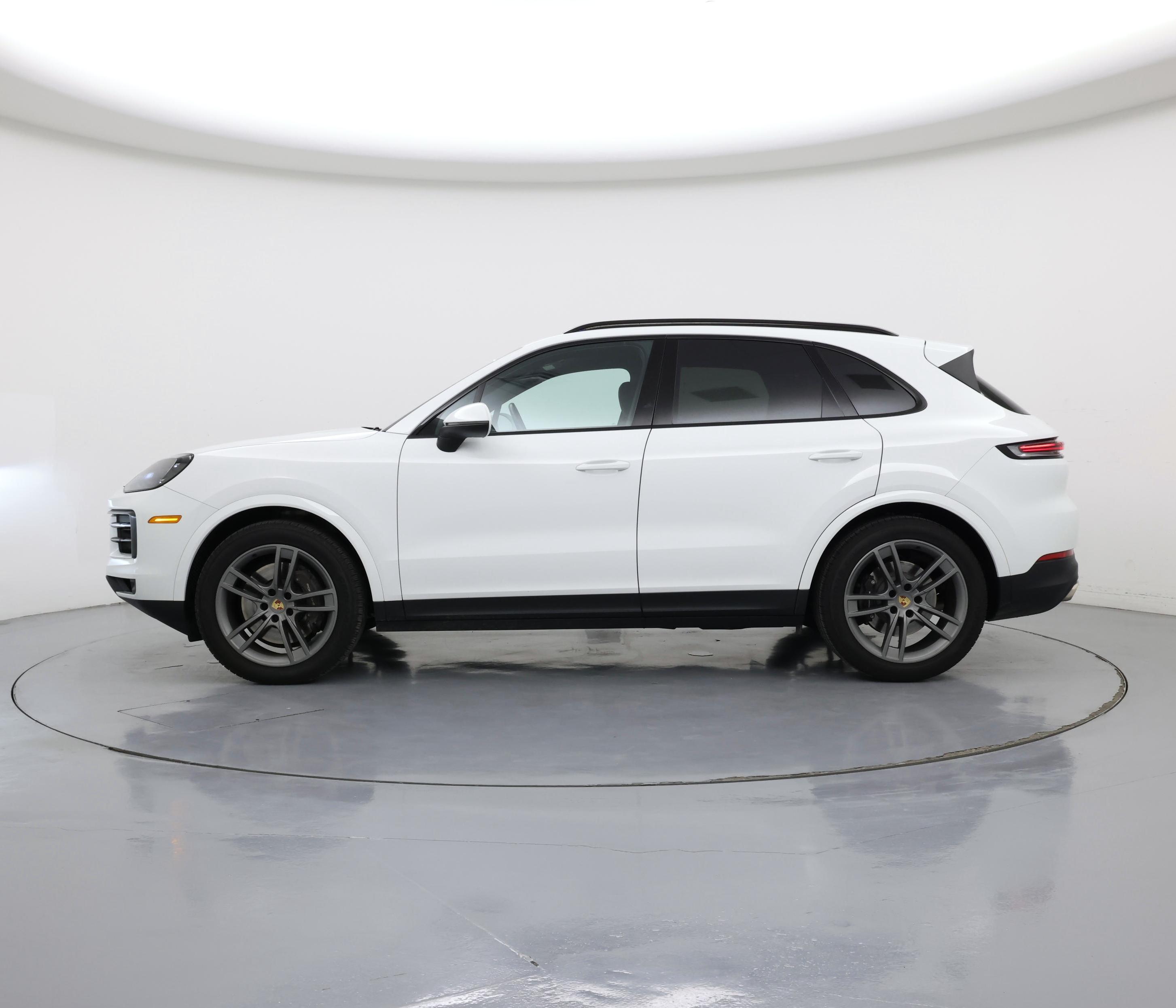 Thumbnail: 2024 Porsche Cayenne - 3