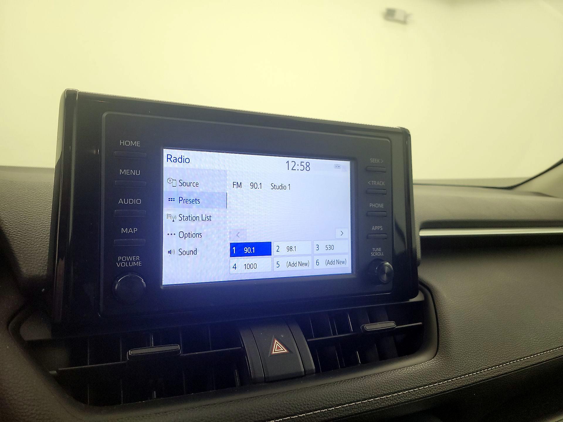 Thumbnail: 2019 Toyota RAV4 - 15