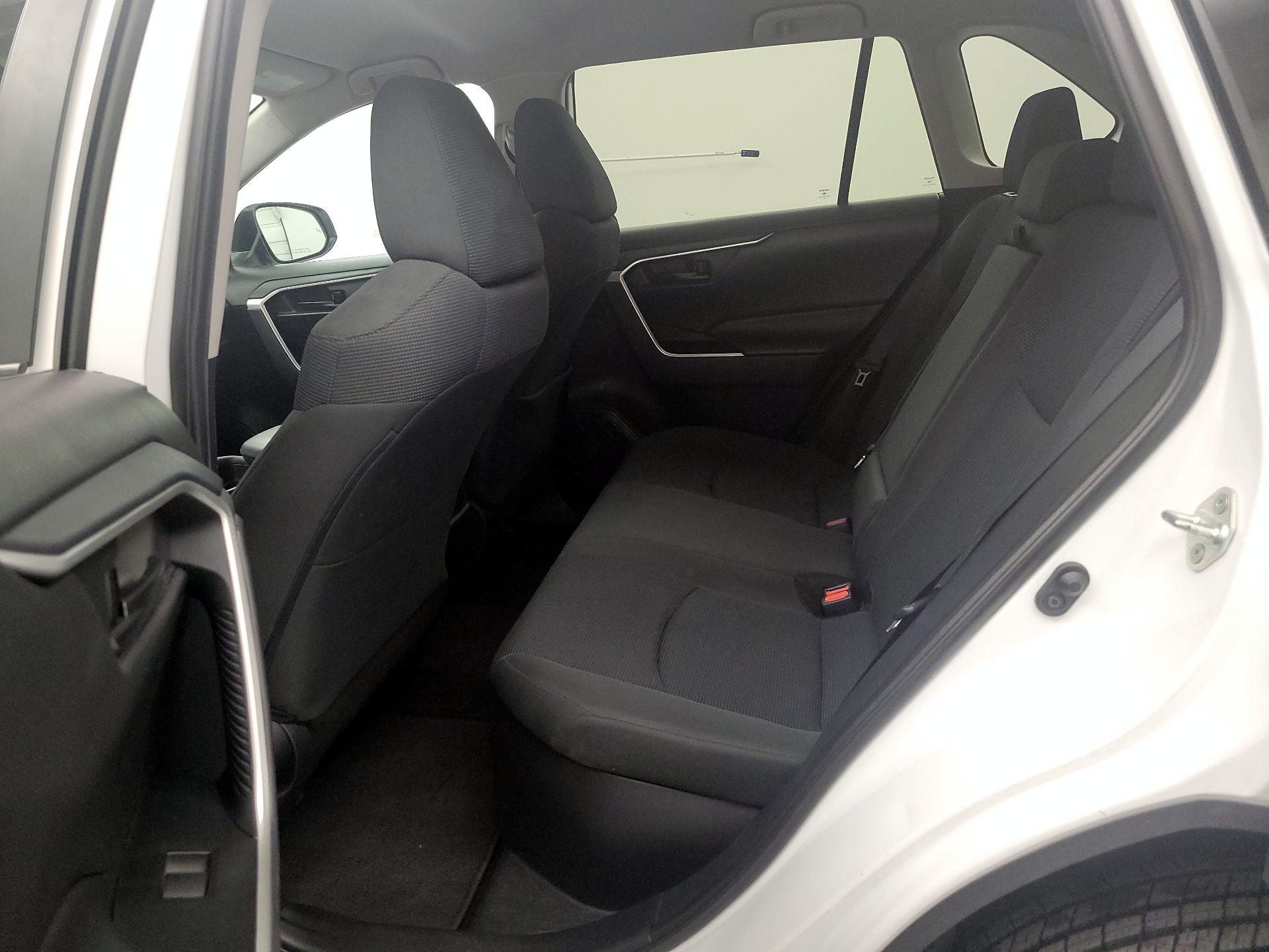 Thumbnail: 2019 Toyota RAV4 - 19