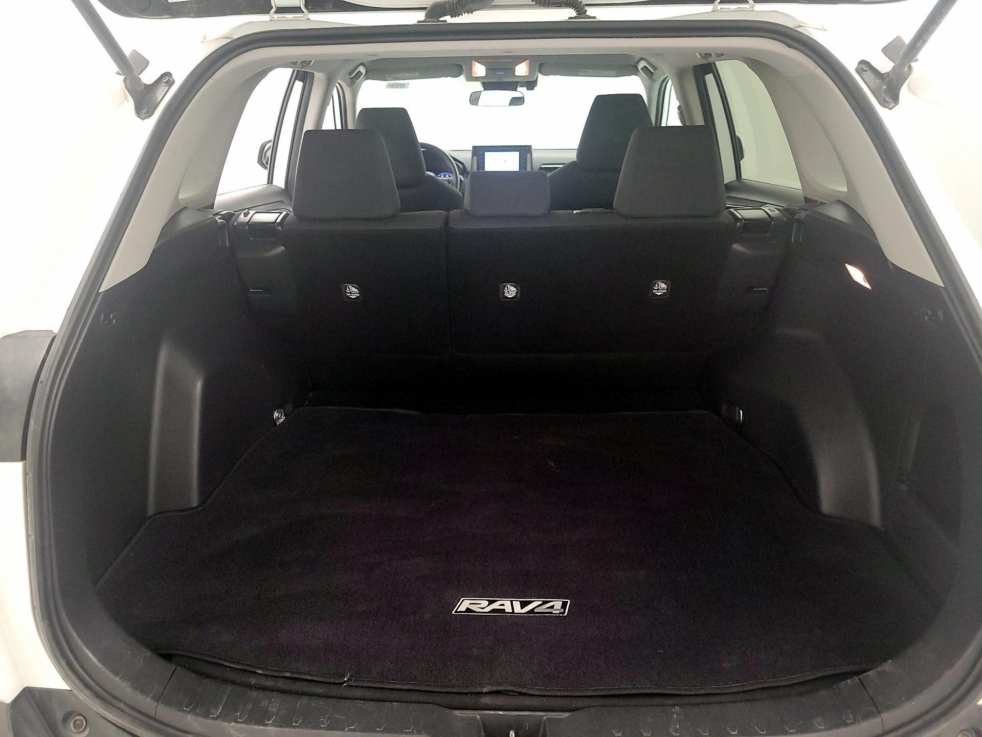 Thumbnail: 2019 Toyota RAV4 - 20