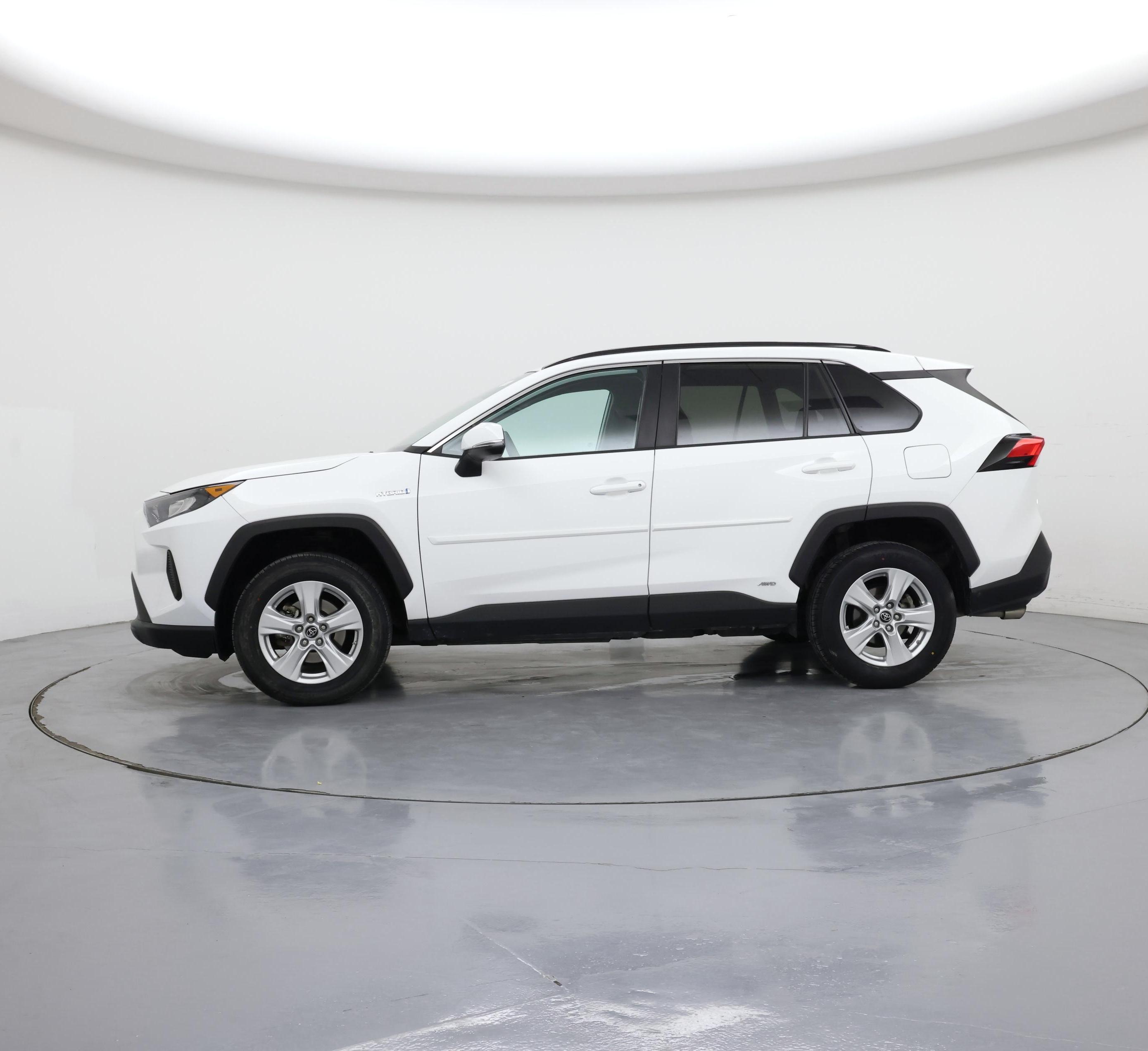 Thumbnail: 2019 Toyota RAV4 - 3