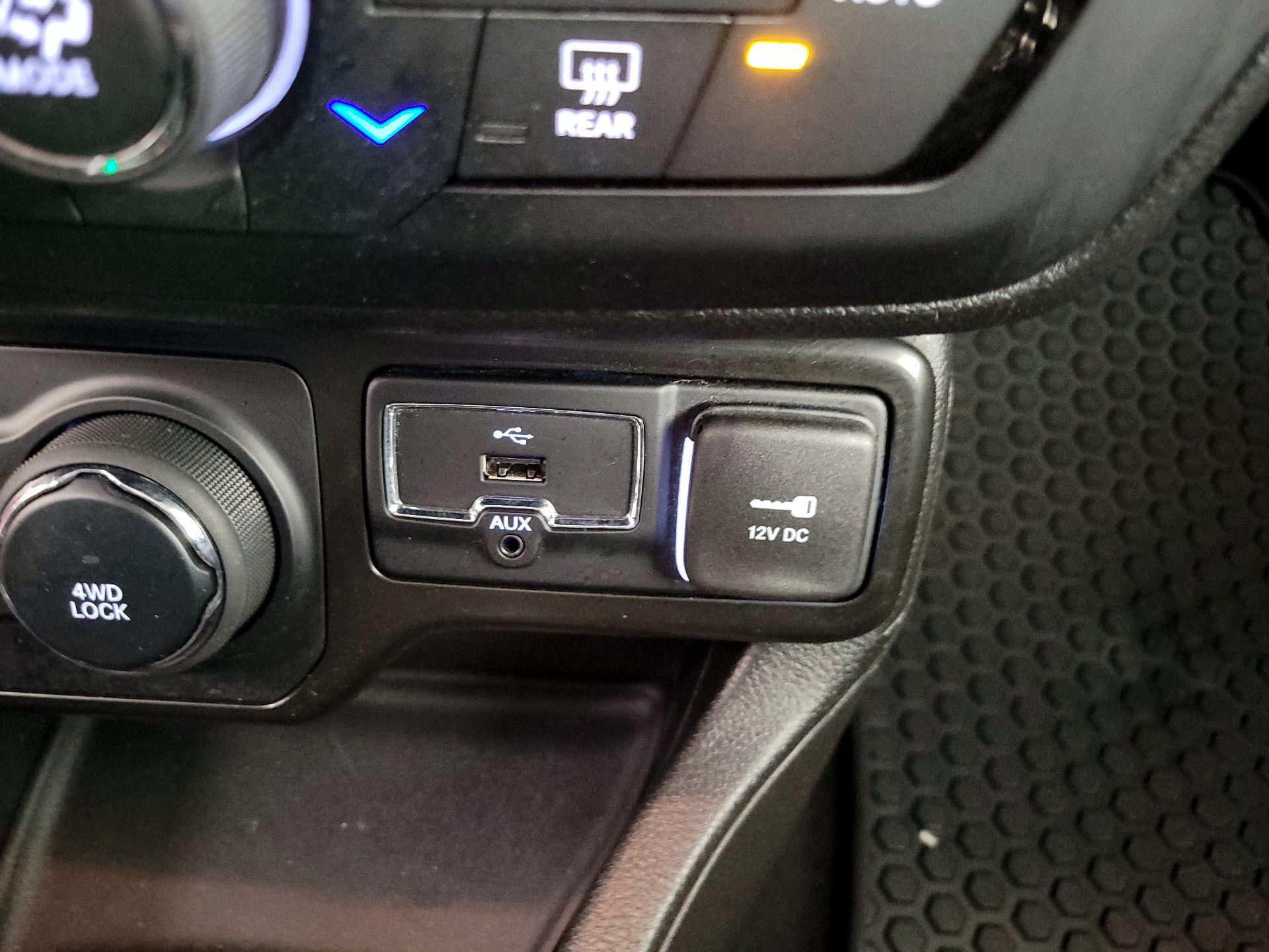 Thumbnail: 2023 Jeep Renegade - 18