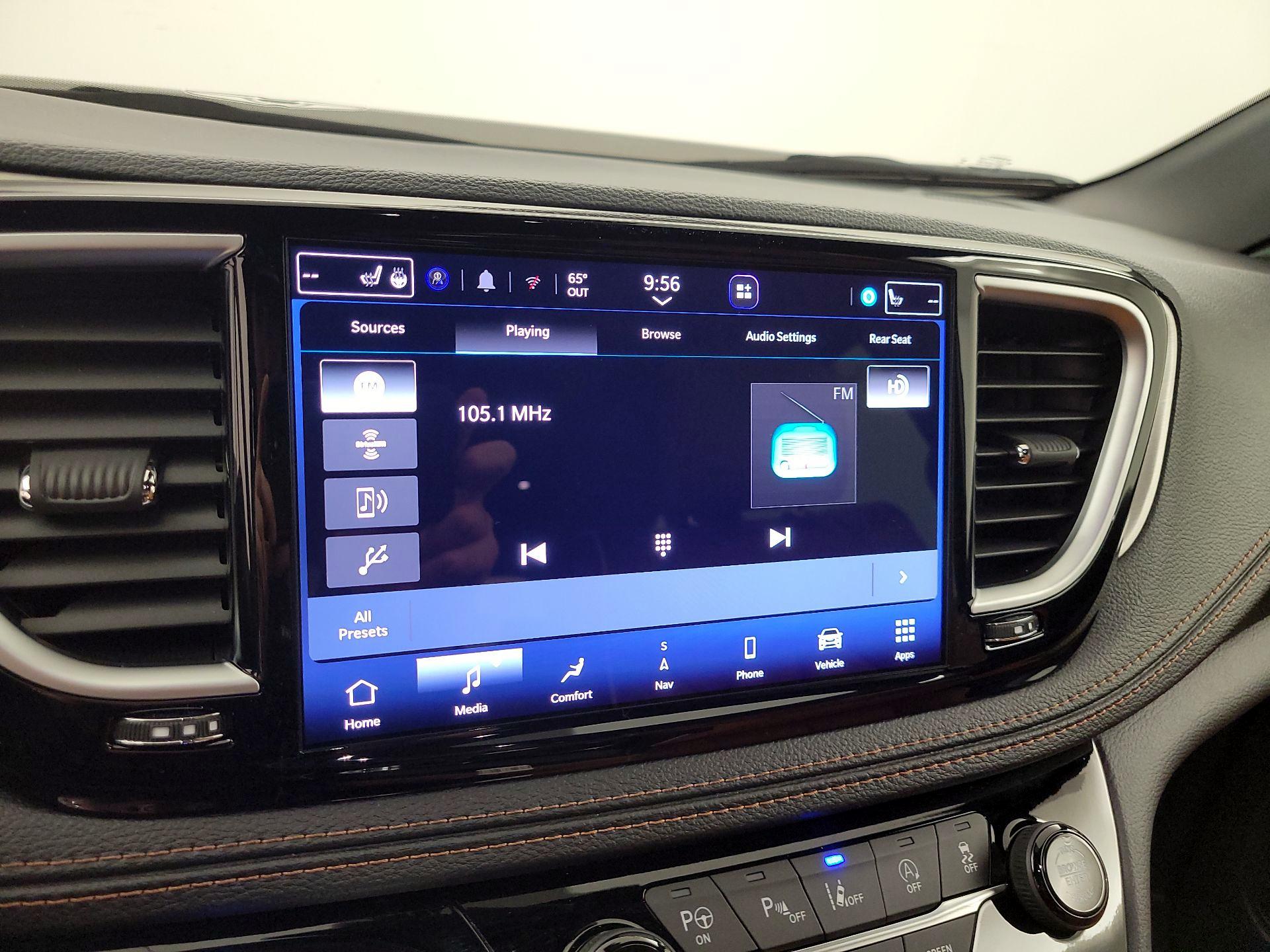 Thumbnail: 2025 Chrysler Pacifica - 16