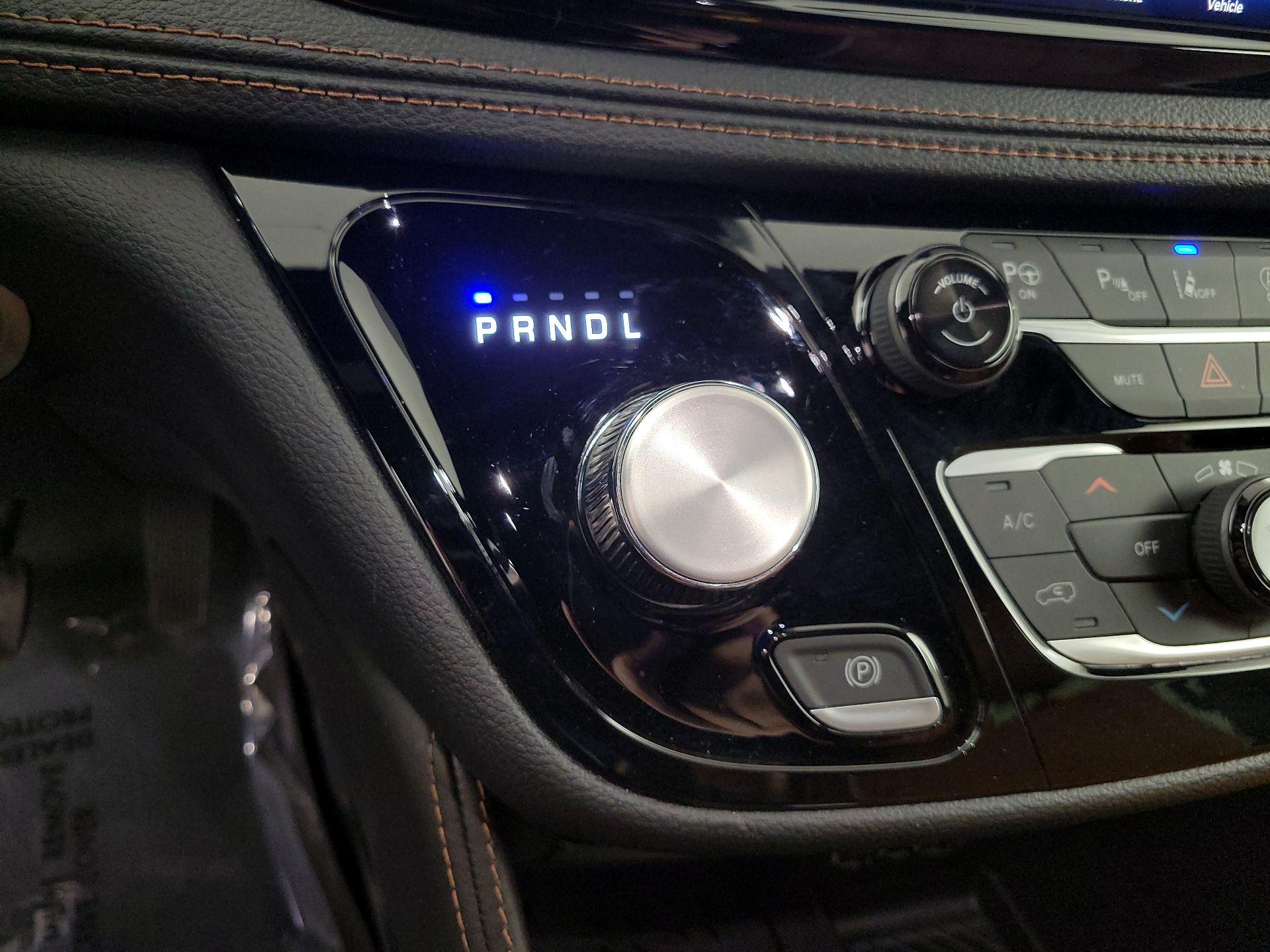 Thumbnail: 2025 Chrysler Pacifica - 18