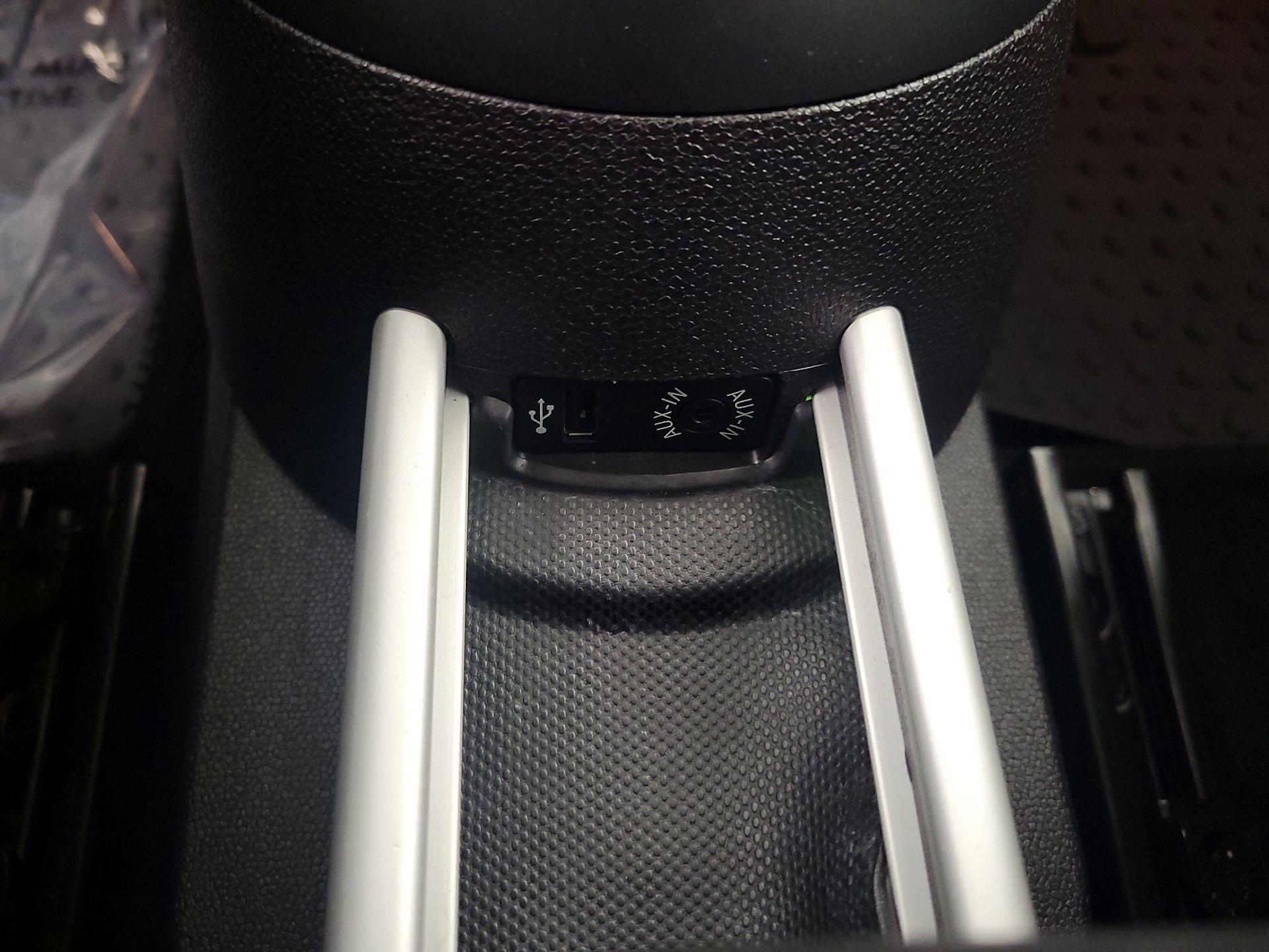 Thumbnail: 2015 MINI Cooper Countryman - 16