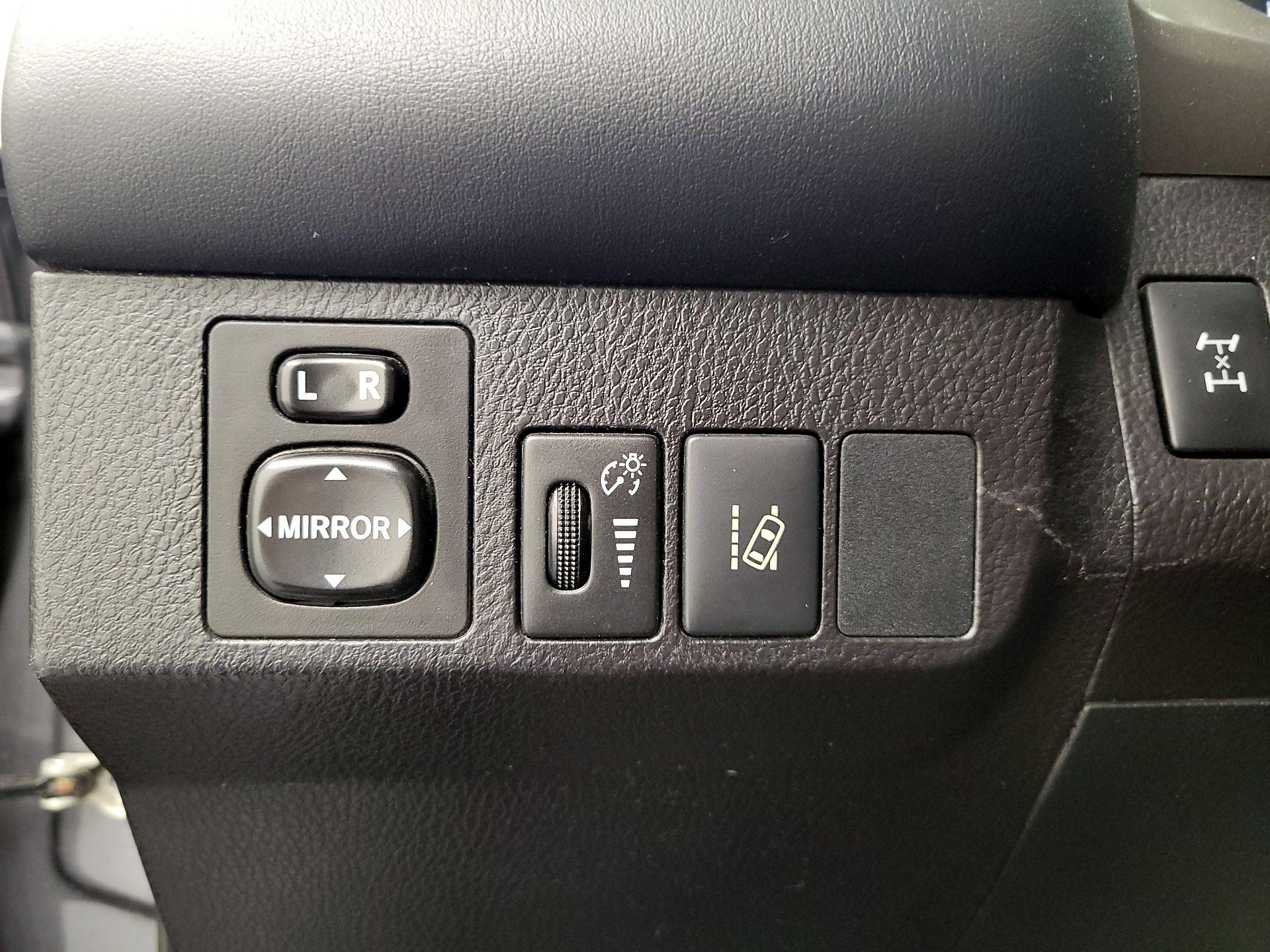 Thumbnail: 2018 Toyota RAV4 - 13