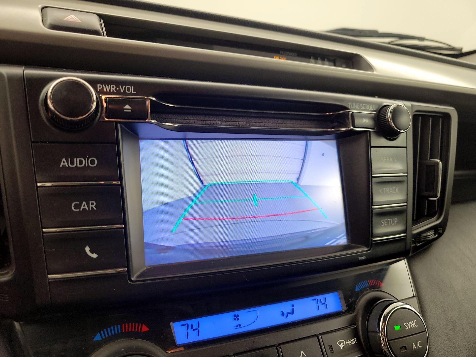 Thumbnail: 2018 Toyota RAV4 - 14