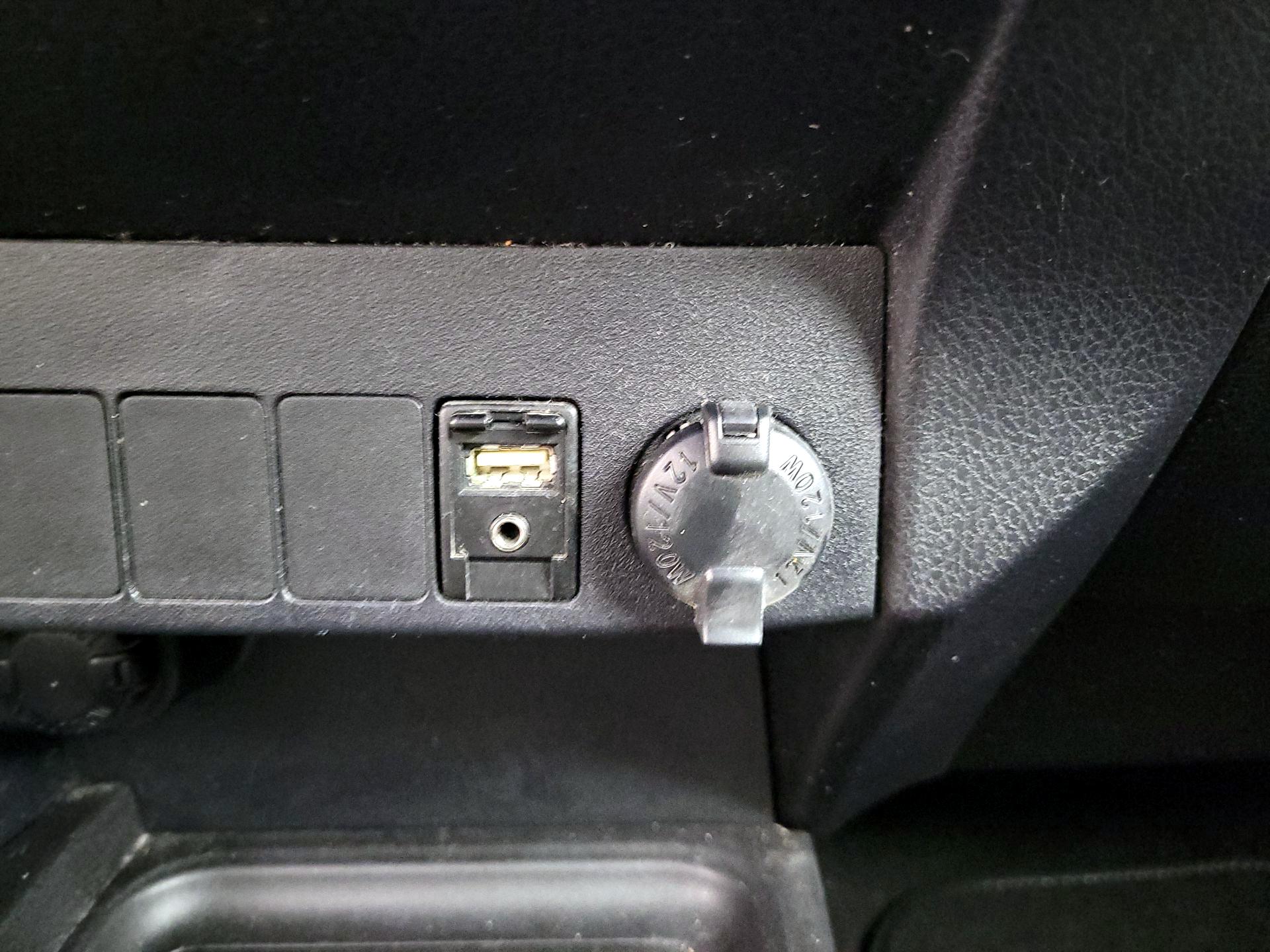 Thumbnail: 2018 Toyota RAV4 - 18