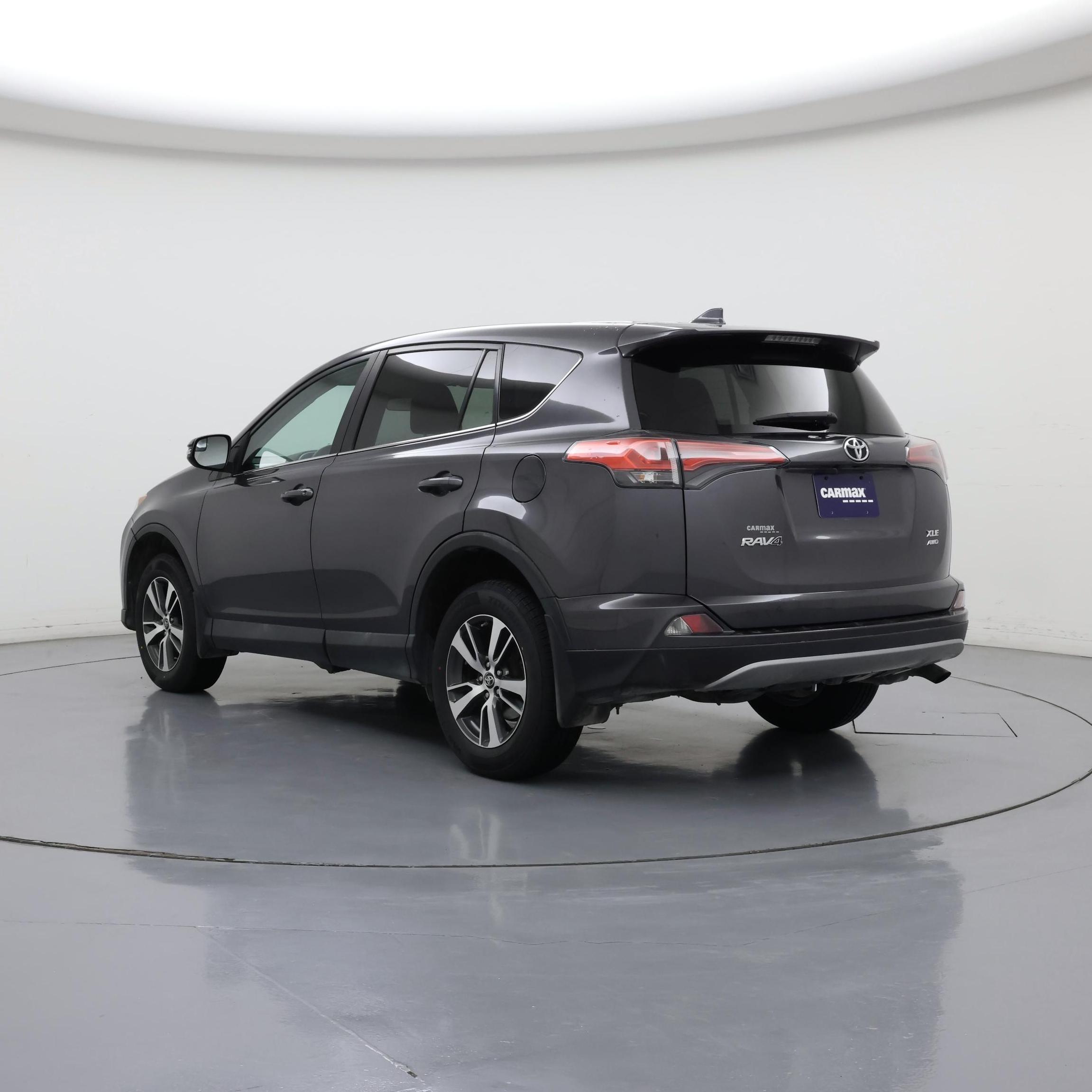 Thumbnail: 2018 Toyota RAV4 - 2