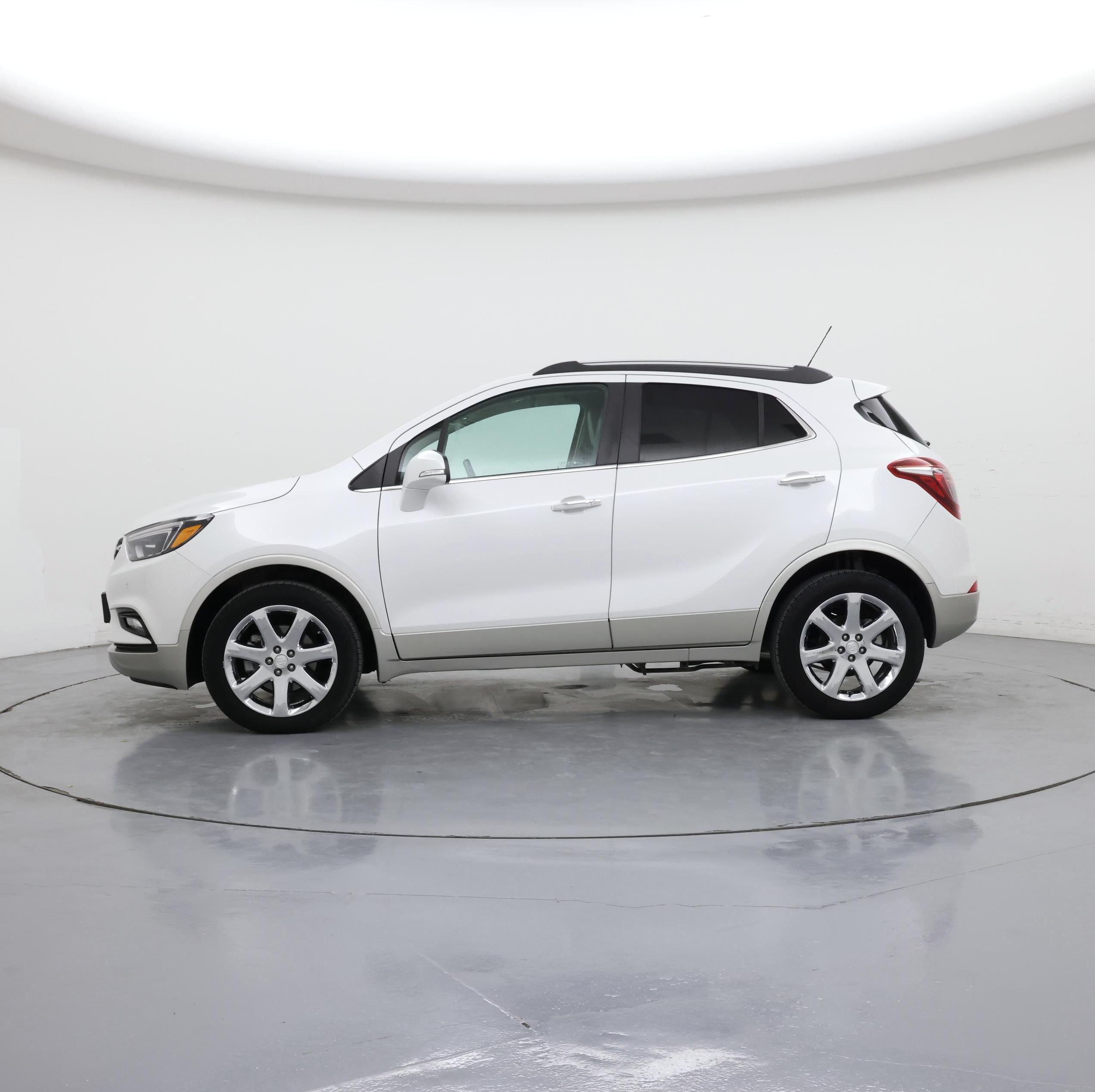 Thumbnail: 2018 Buick Encore - 3