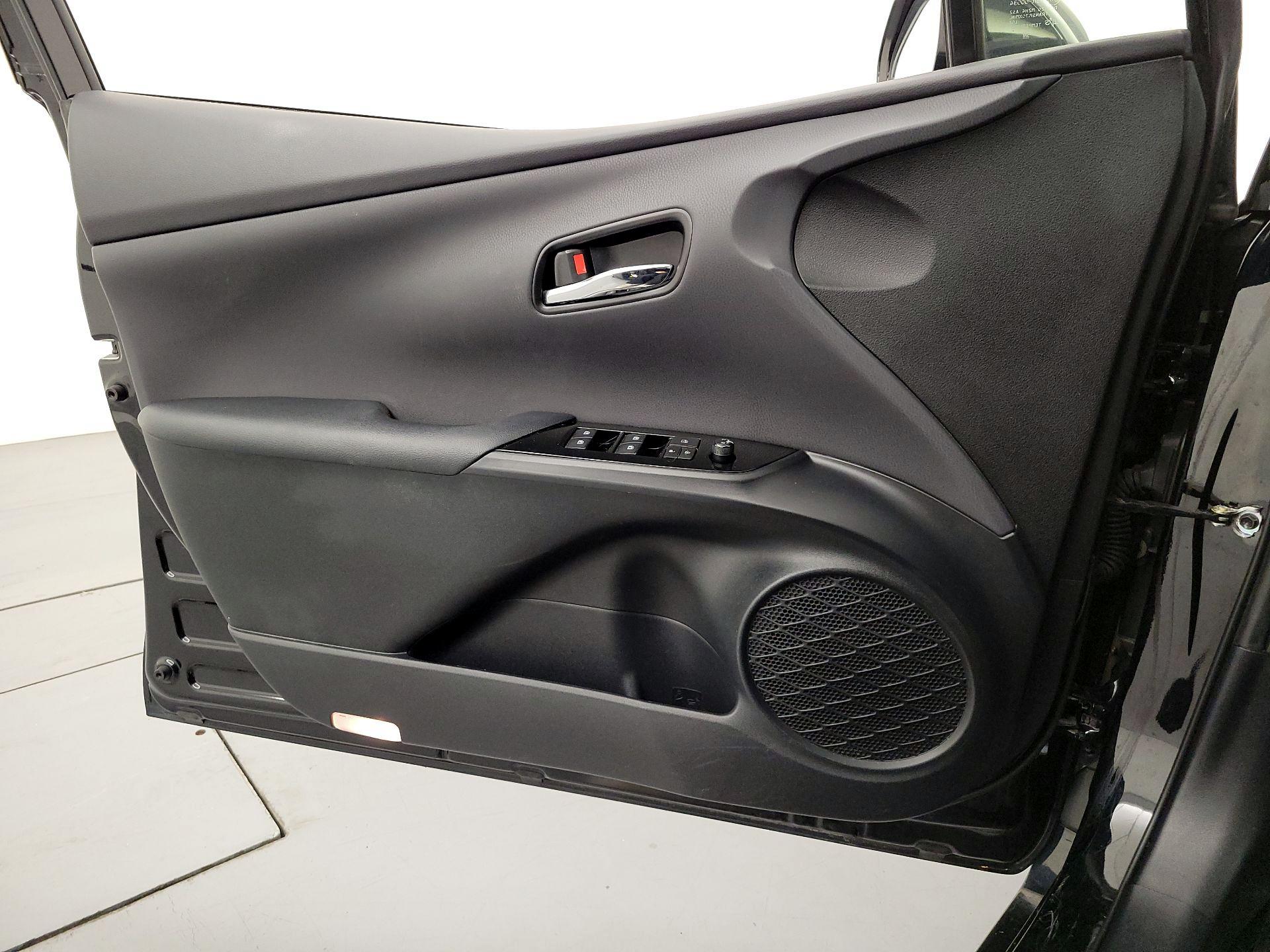 Thumbnail: 2018 Toyota Prius - 12