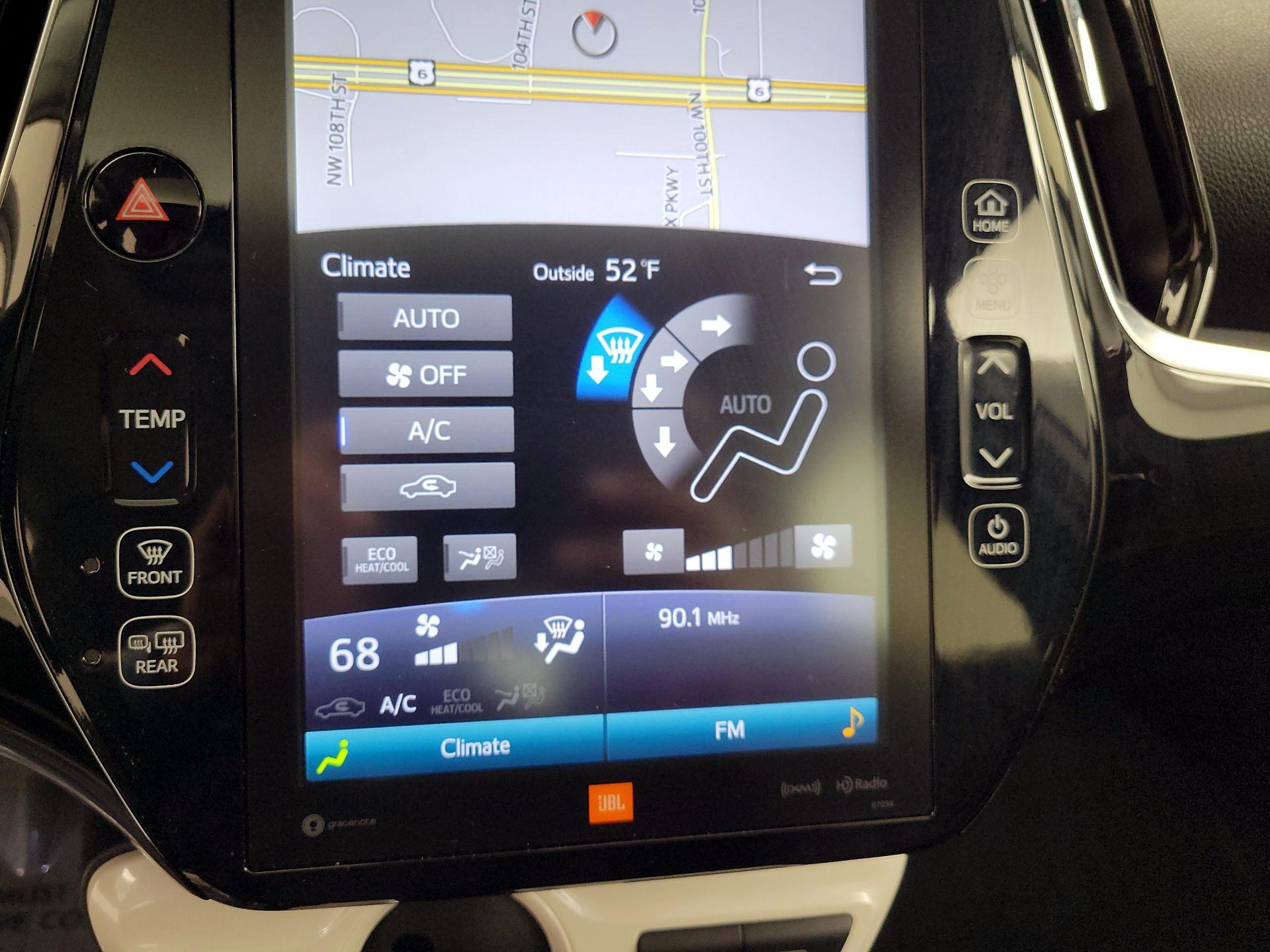 Thumbnail: 2018 Toyota Prius - 17