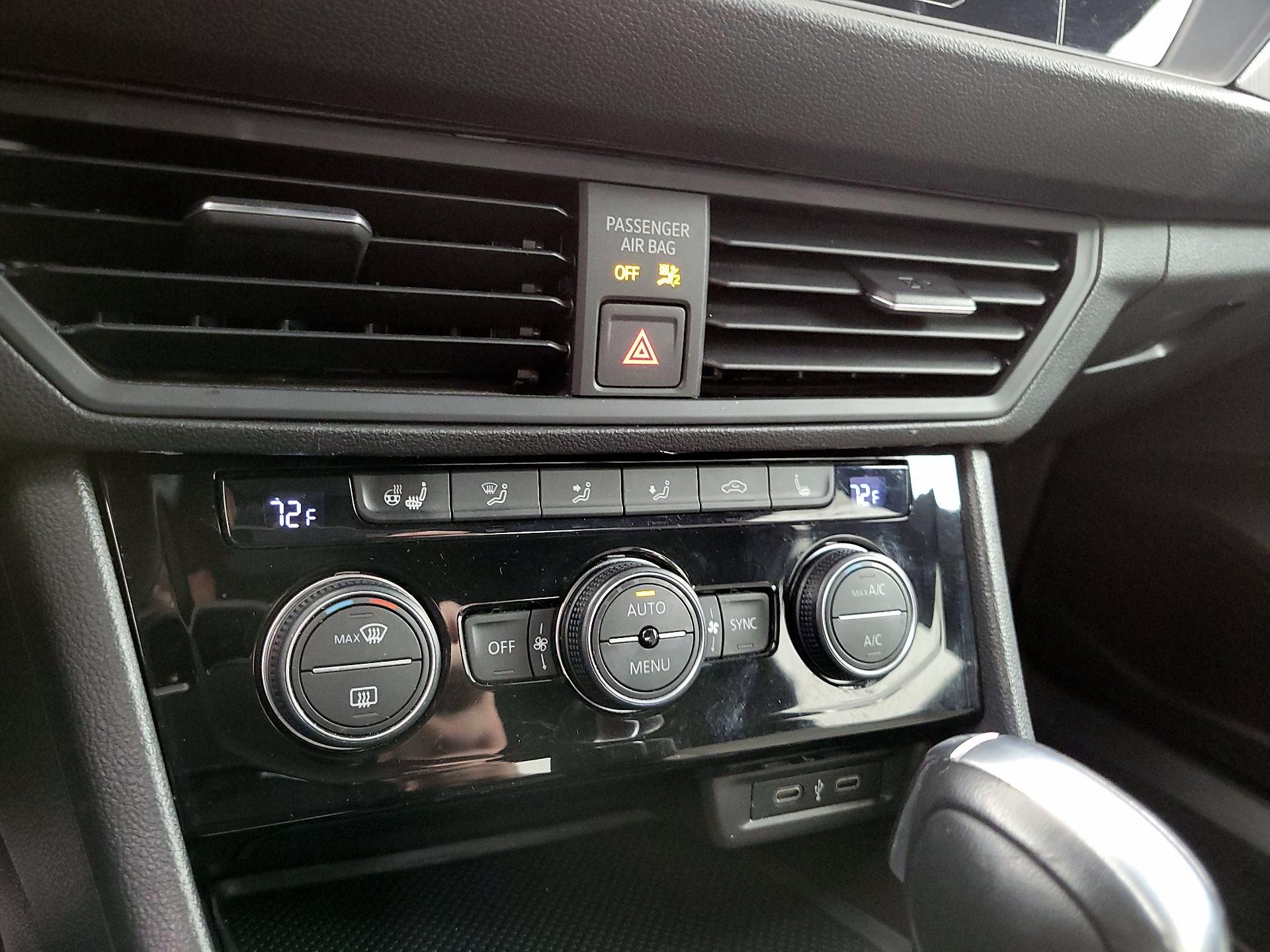 Thumbnail: 2020 Volkswagen Jetta - 16