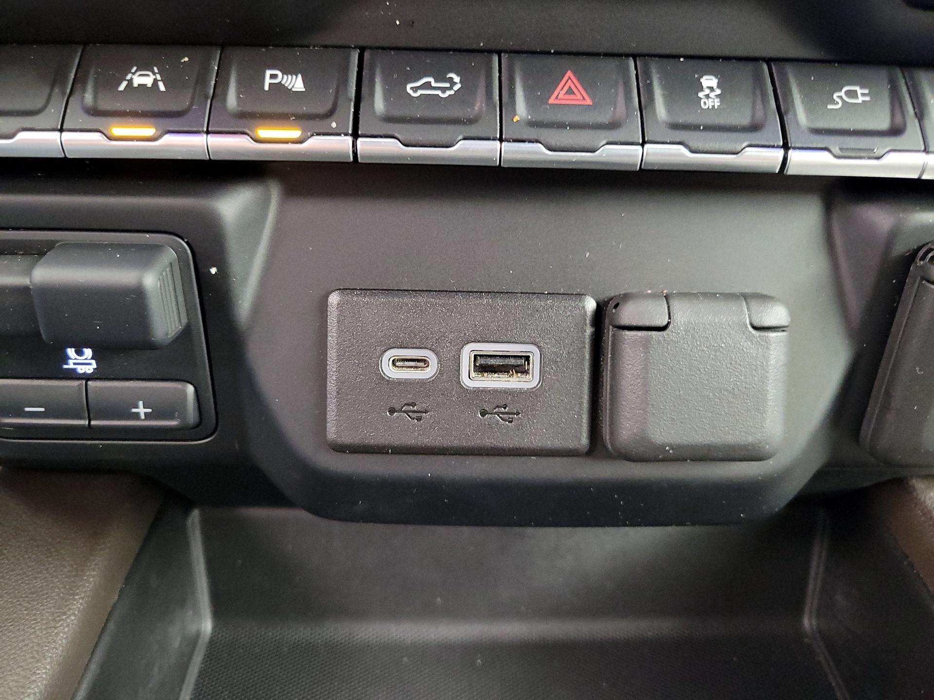 Thumbnail: 2022 Chevrolet Silverado 1500 - 18