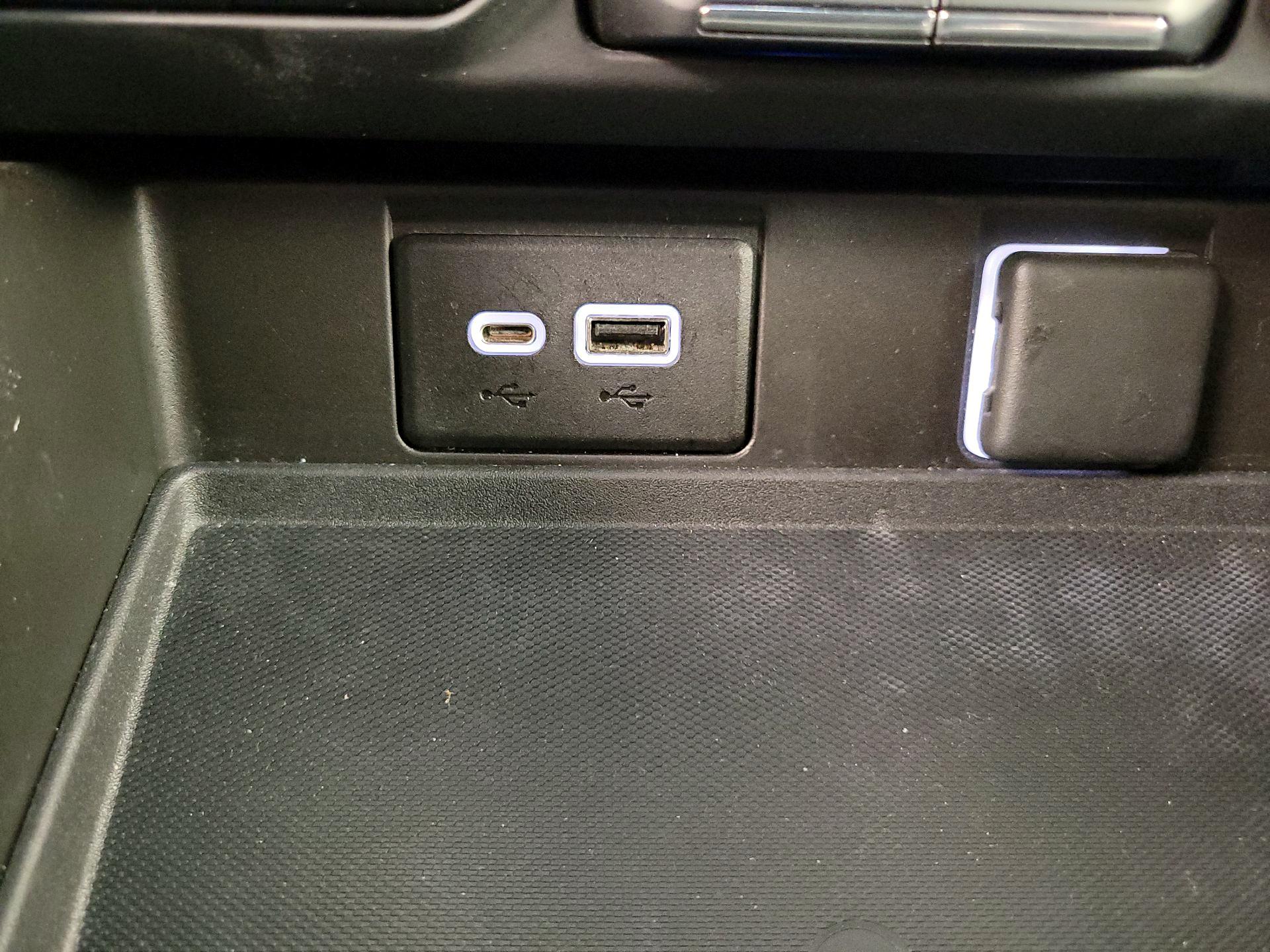 Thumbnail: 2021 Chevrolet Suburban - 18