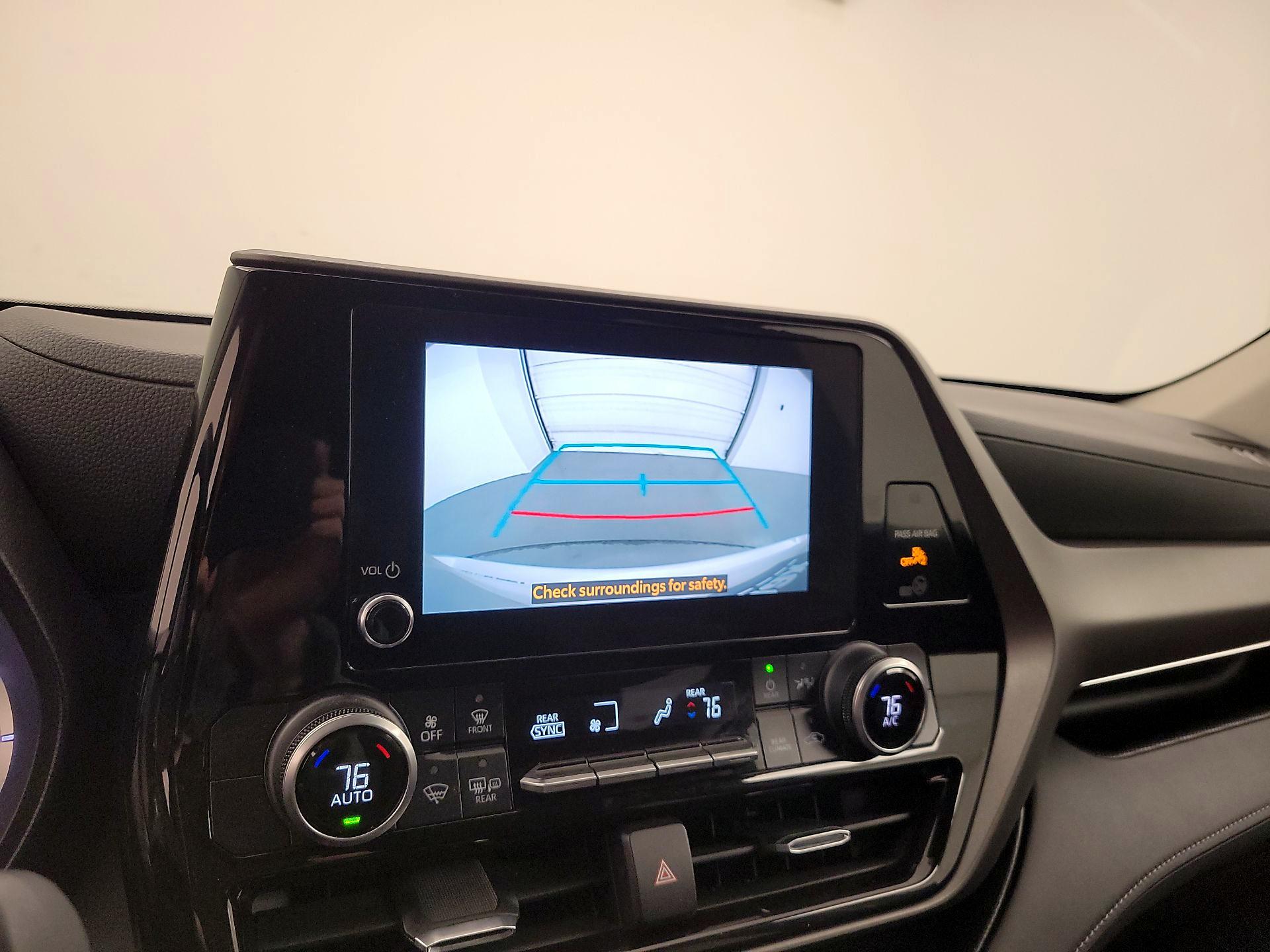 Thumbnail: 2023 Toyota Highlander - 14