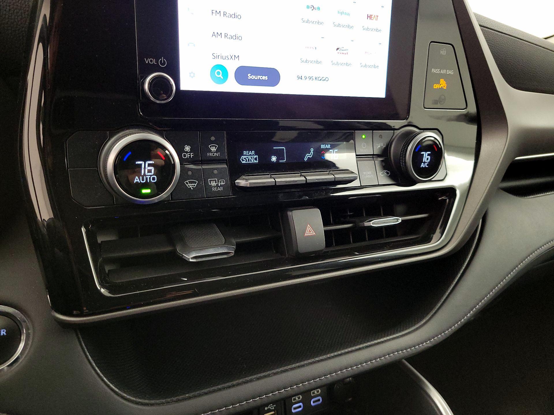 Thumbnail: 2023 Toyota Highlander - 16