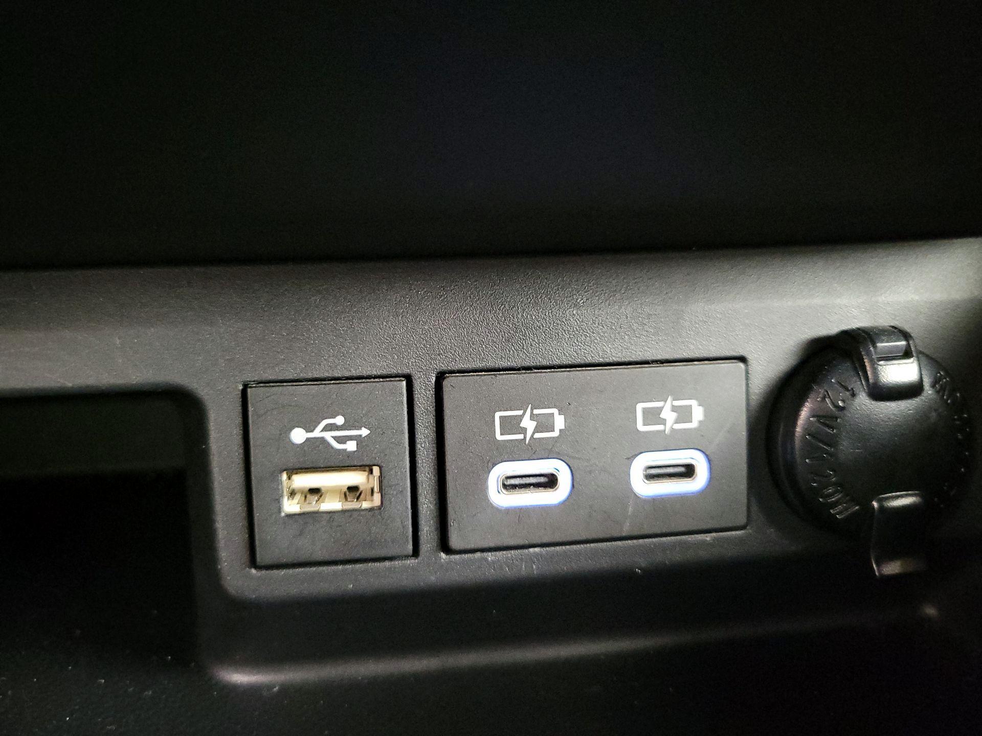 Thumbnail: 2023 Toyota Highlander - 18