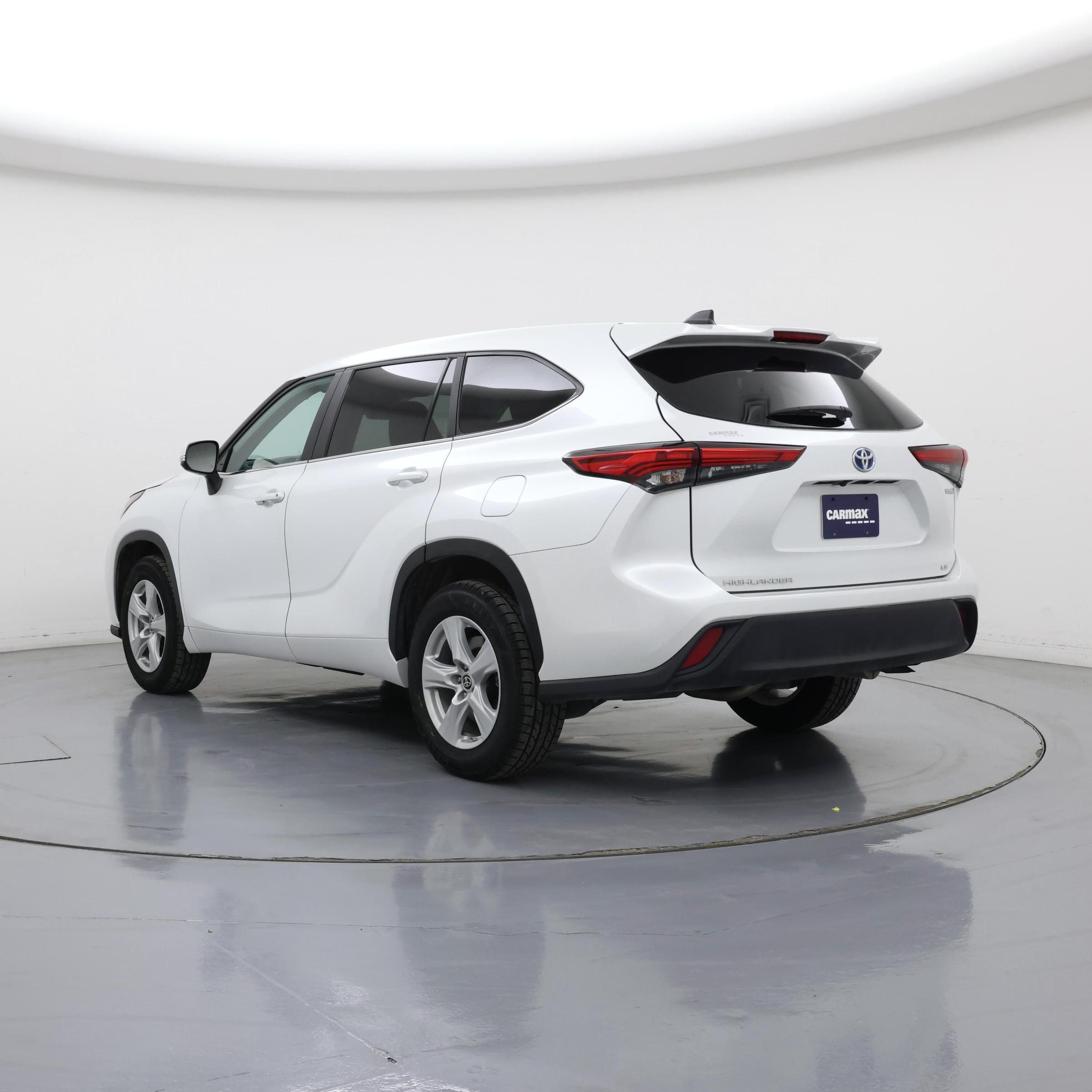 Thumbnail: 2023 Toyota Highlander - 2