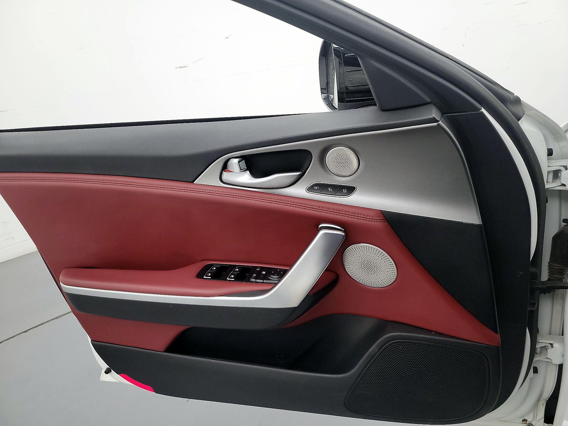 Thumbnail: 2020 Kia Stinger - 12