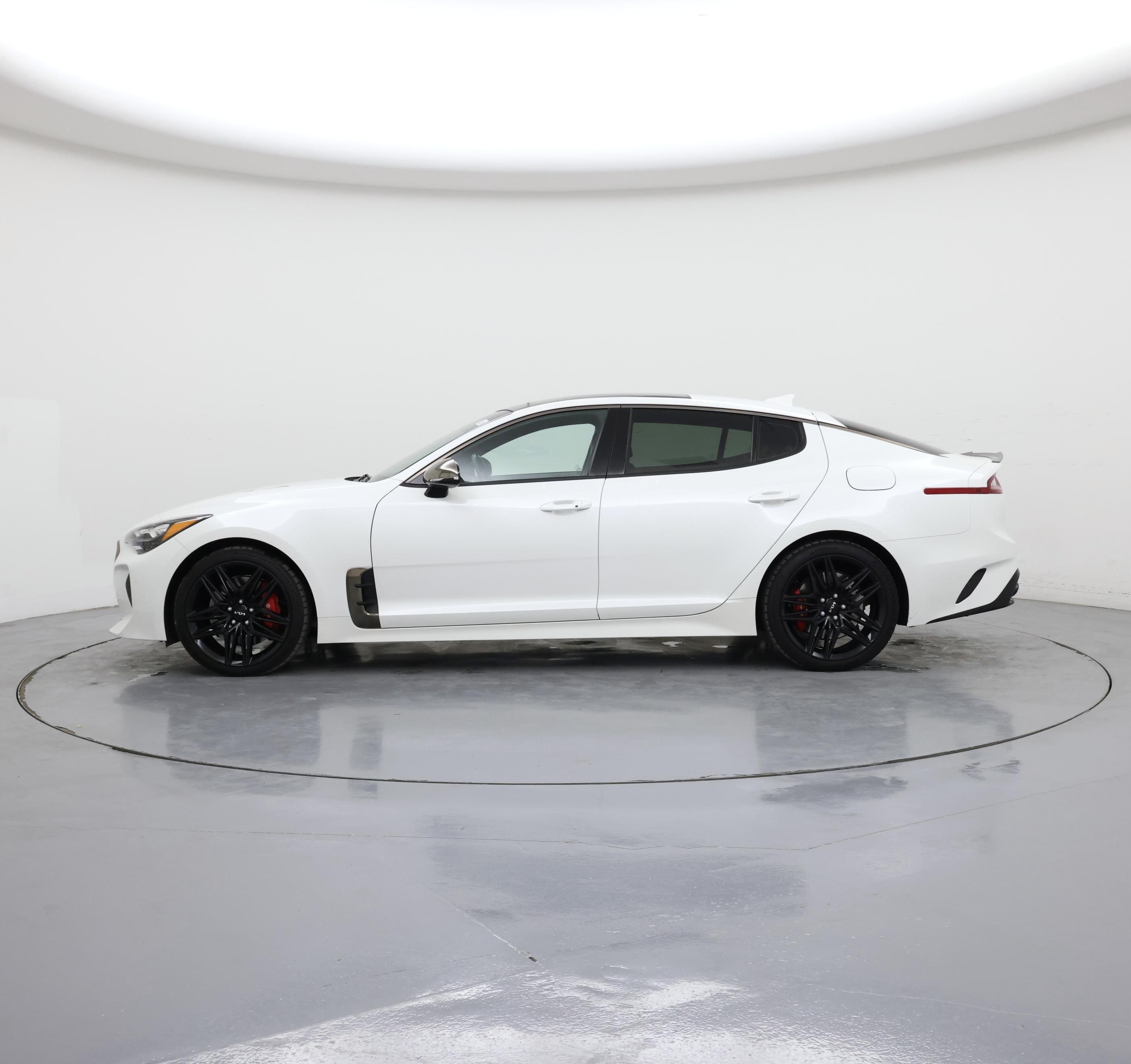 Thumbnail: 2020 Kia Stinger - 3